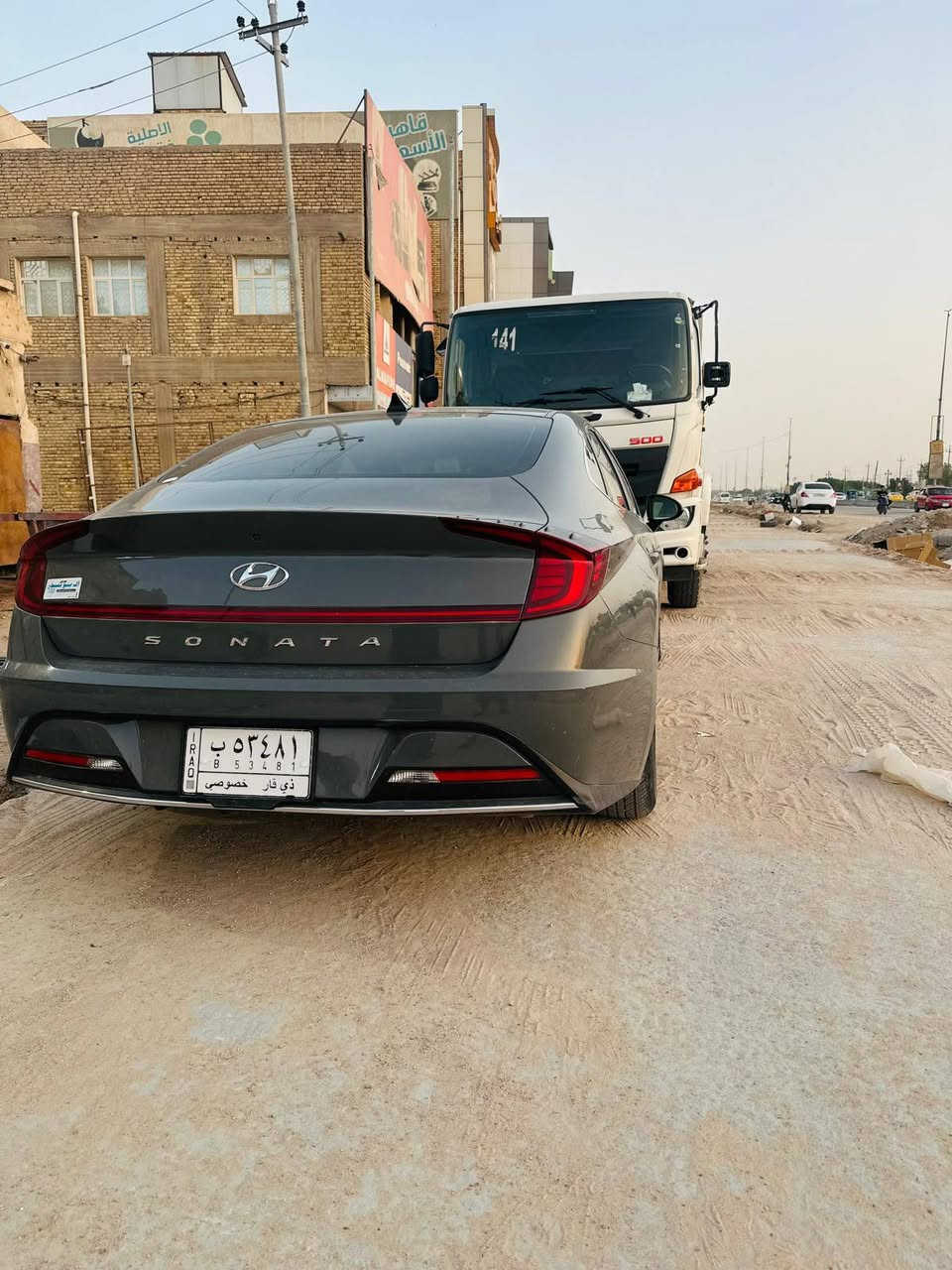 السلام عليكم...
سوناتا موديل 2021 لون اسمنتي وراد أمريكي 
محرك 2500 سياره جاهزه للأخير ما ناقصه شي 
تبريد حداديه تخم تاير كله جديد مواصفات فول بصمه وفتحه وهواي مواصفات.... السعر 145
*********** موجود واتس اب واتصال
