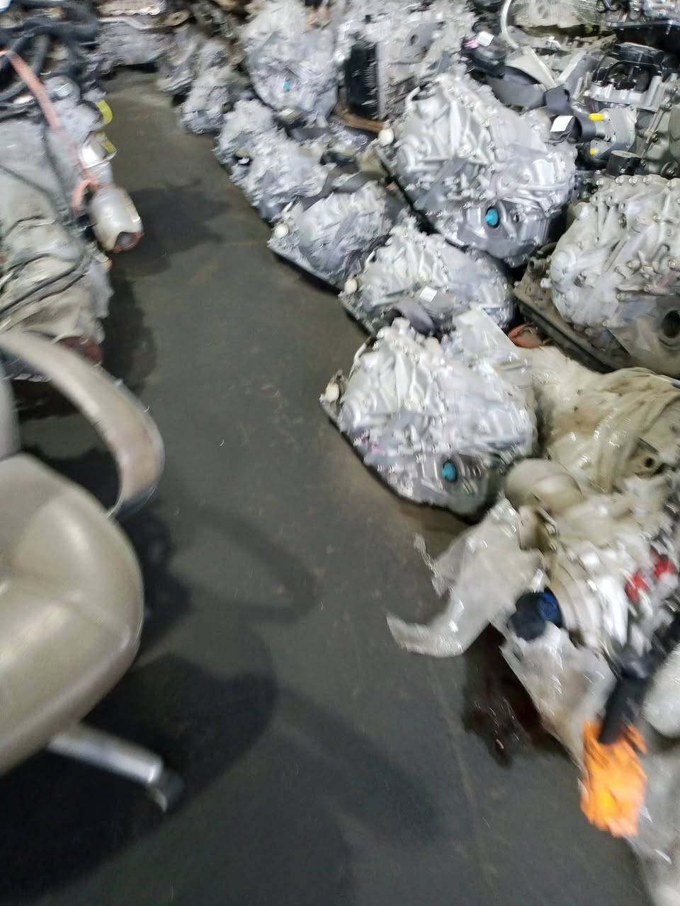السلام عليكم اخوان توفرت كيرات  سنترا من 14 ل24
العنوان/ بغداد
رقم الهاتف/***********
