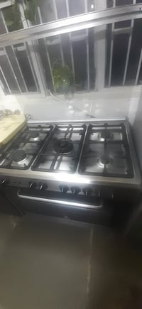 طباخ ٥ عيون للبيع إيطالي كلة شغال سعره ١٥٠ للاستفسار الاتصال ع الرقم 0...