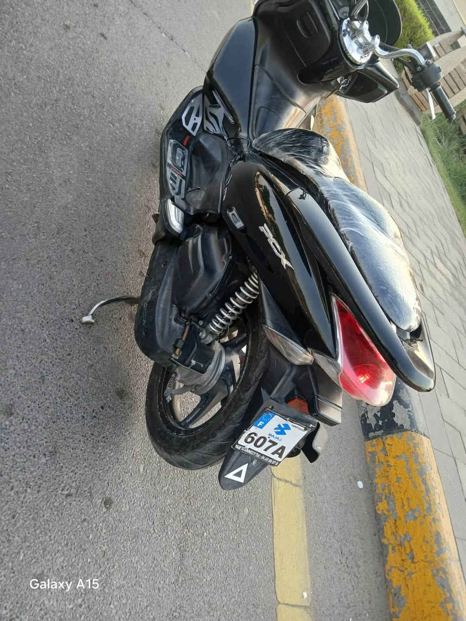 دراجه pcxجيل اول   دراجة  كلها ابلاديه شرط النضافه دراجة مال رمبه مال معرض المديل 2016 ماخذها رمبه اوراق المعرض موجوده يعني مو مال شارع السعر مليون و400الف 
حساس ازدحام كفاله عامه الدراجه على ايدي شوفت عينك ياباني الاصليJF جديده مكاني بغدادالكرخ اي استفسارالاتصال على رقم ***********

نص مكتوب في الصور:
- Galaxy A15