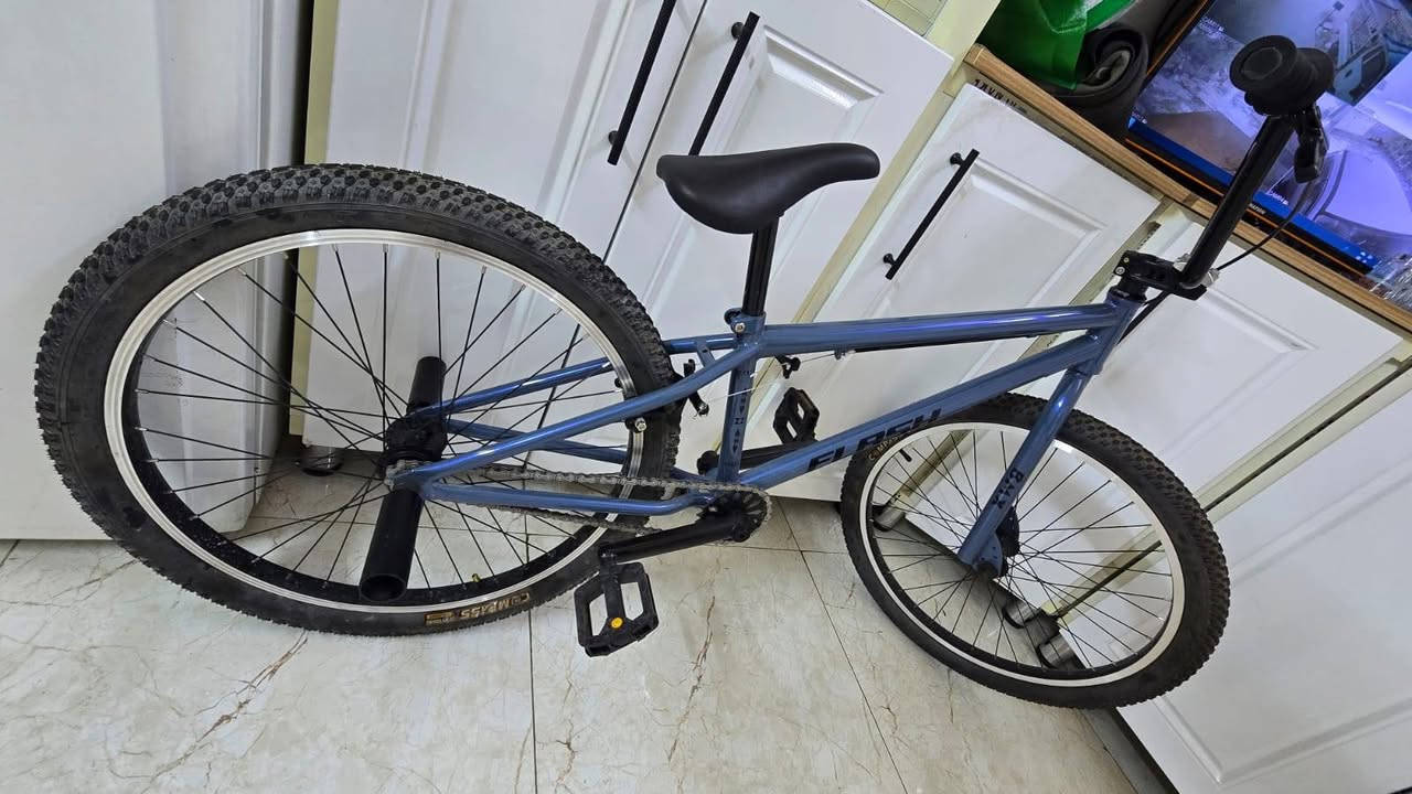 السلام عليكم
بايسكل bmx رياضي حجم ٢٤ جديد غير مستعمل 
السعر ١١٠ الف 
***********
