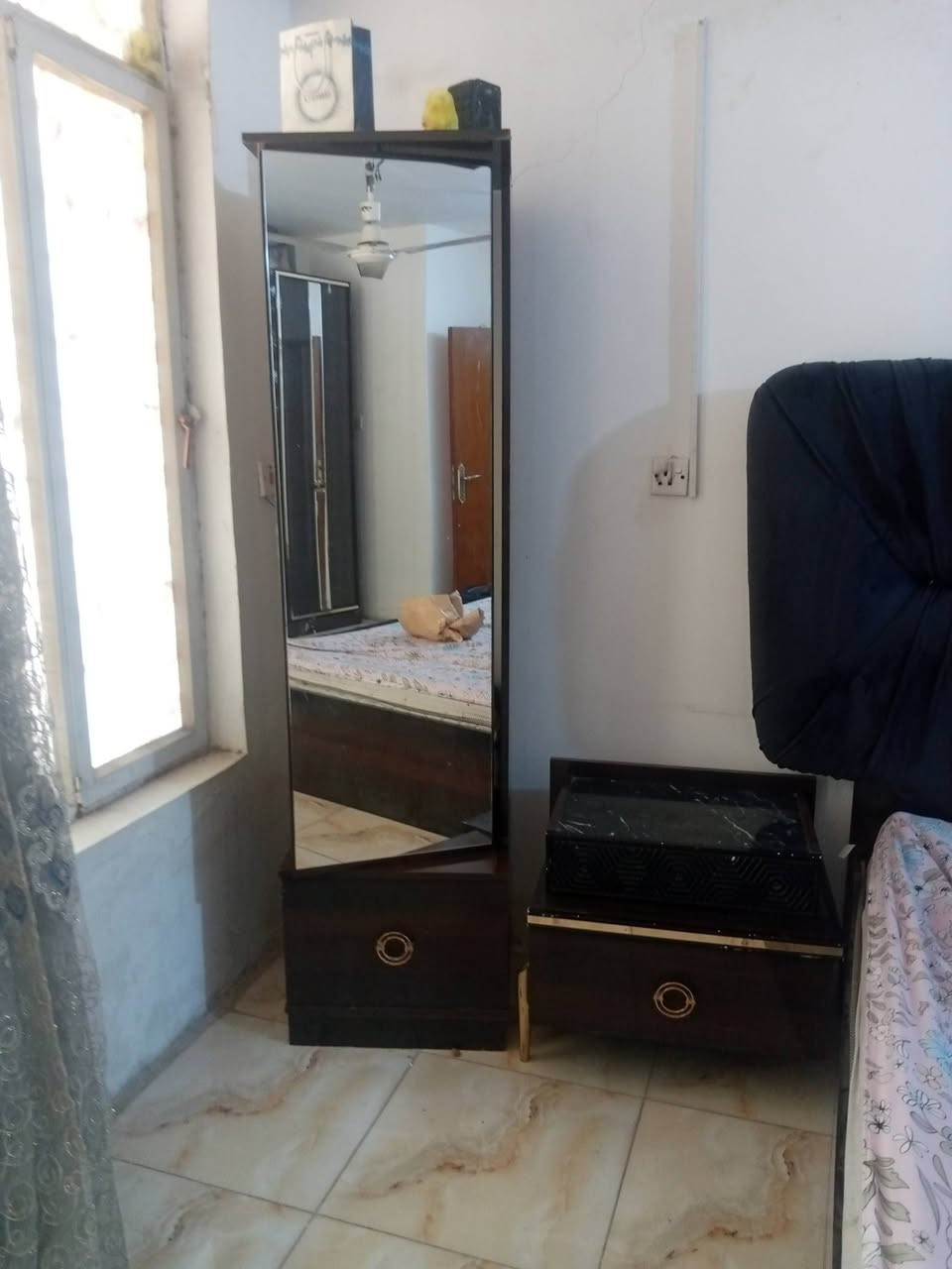 جالسلام عليكم غرفه نوم تركي صبغ حراري نفس ماموضح في الصور خشب نوعيه ممتازه ثقيل ... مكاني  بغداد الدوره .واتساب ***********

