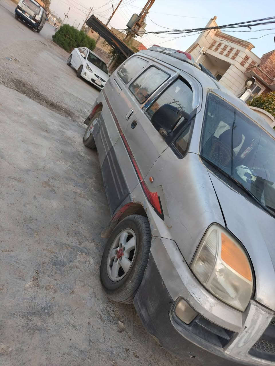 ستاركس 2005 سنويتها نهاية 2027
بسمي كير محرك أكسل مكفول  تدفئة تبريد شغال
 اترايك وين متريد  
شواصي معمره فقط 
إلسيارة حلوة أحلى من الصوره  
بالنسبة إلي يدور سيارة يسترزق منها سيارة حلوة 
والمدراس والكليات عل أبواب  تفيدك 
السيارة بيها شغله وحده فقط  (معمر شاصي ) 
مكان السيارة صلاح الدين / قضاء الدجيل 
***********
