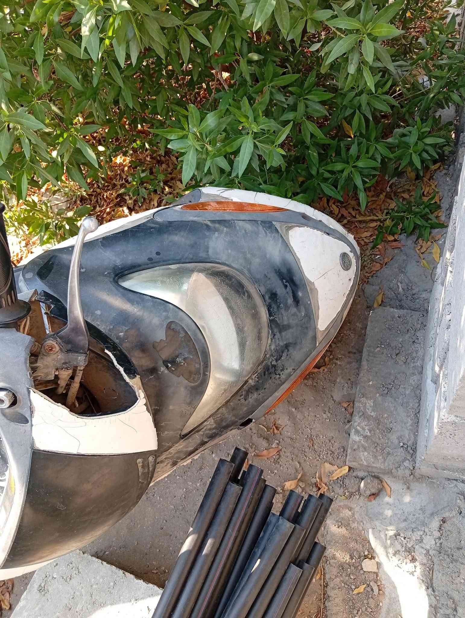 السلام عليكم عندي موطور بنزين شركه يابانيه ياماها أبيع كوم حديد فقط وهاي الصور التواصل ع هذا الرقم أو أدخل خاص ***********
