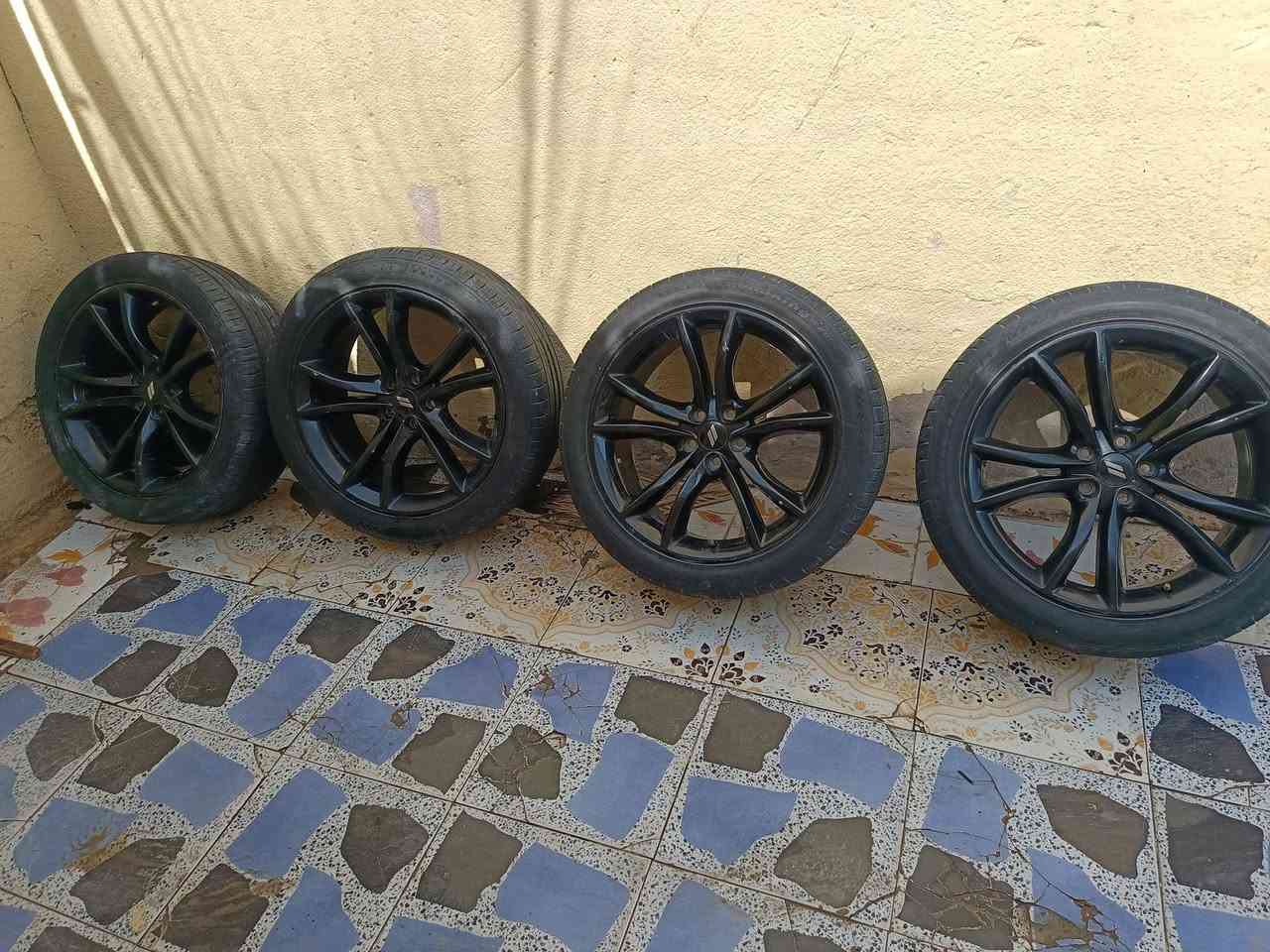 ويل عشرين تايرات نصيف 550وبيه مجال شويه ***********
