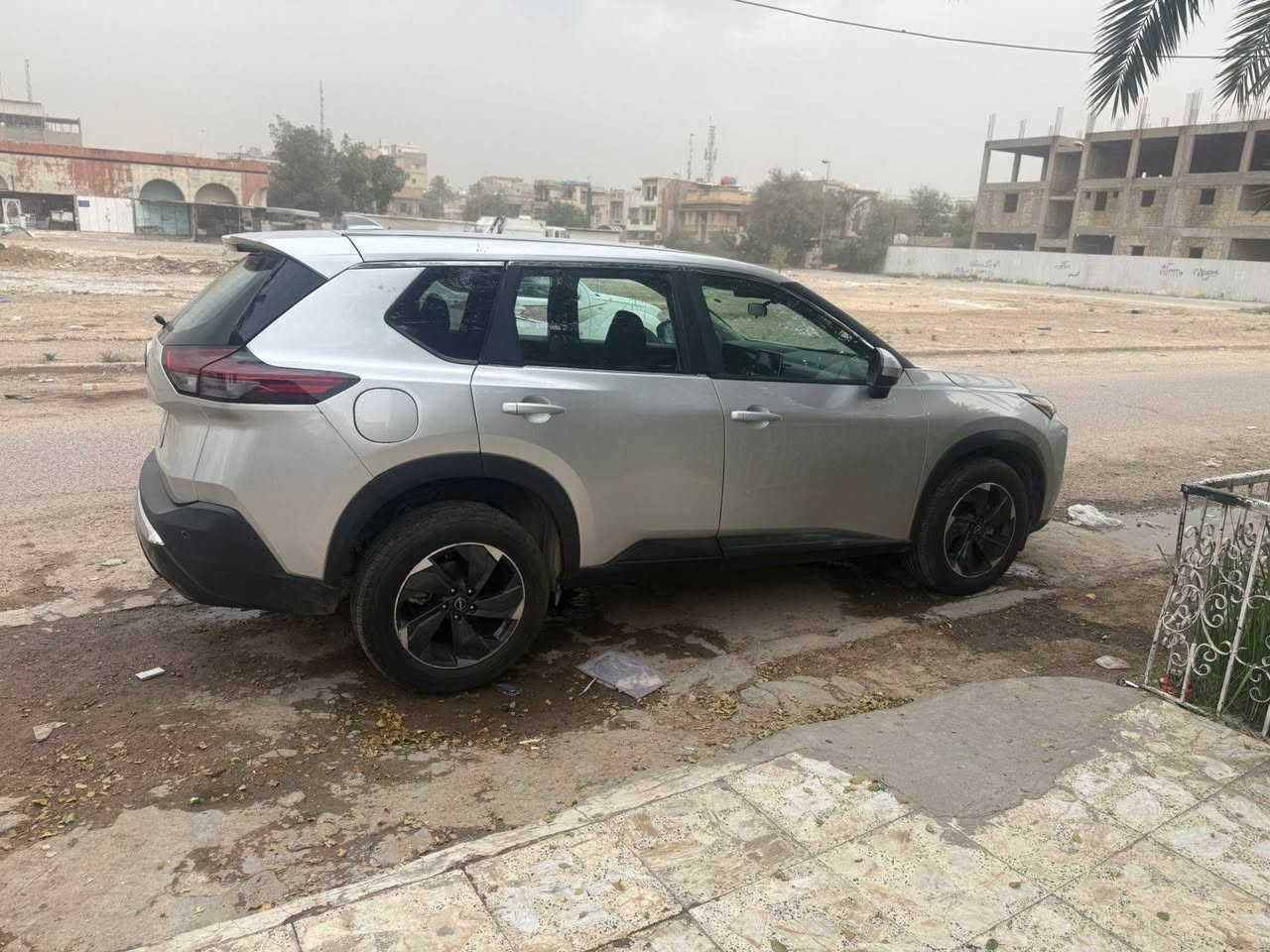 نيسان روج 
24 فول
مصبوغ حزام 
عنواني الكاظمي 
***********
السعر ١٧٠ 
الما يعجبه لا يتصل

