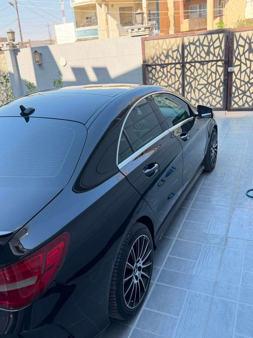 ‏Mercedes-Benz CLA250 2018
السعر مناسب جداً
وارد المانـي
بدون صبـغ فقط تبديل قطعتين بلادي
والسيارة منزل سوناره وتقريره بالمنشور
مواصفاته فول
إضاءة داخلية محيطية (Ambient Lighting)
Apple CarPlay - Android Auto
Sport / Comfort / Eco
نظام النقطة العمياء (Blind Spot Assist)
مقاعد جلد كاملة
سقف بانورامـا
محرك وكير كفالة
ماشية 72,000 الف
كاميرا خلفية دوارة 
تبريد ثنائي المناطق
تخم تايـر جديد (اصلي) 
رقم وسنوية وهزه جديد
تحويل مباشر
سعره 174$ وبيه مجال
مكـان السيـارة تكريـت
اي استفسار اني حاضـر
***********

