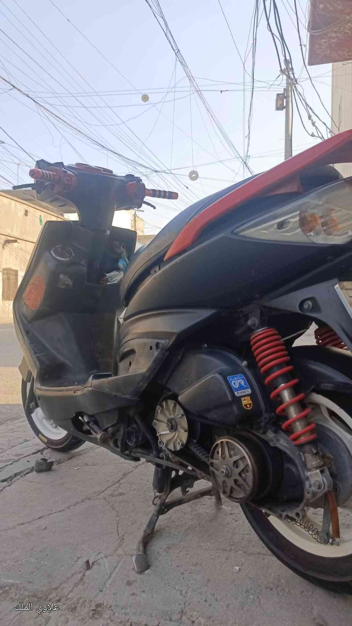 سكنس فحل
مكينه مكفوله
كلجات رياضي
كفر كله اصلي
زوج تايرات جدد جلاتين
صدر امامي خلفي جديد
كهربائياات كلها شغاله
يدات بريك رياضي
عضمات سكليتر كرزي رياضي
سعرها 700وبيها مجال 
***********
***********
