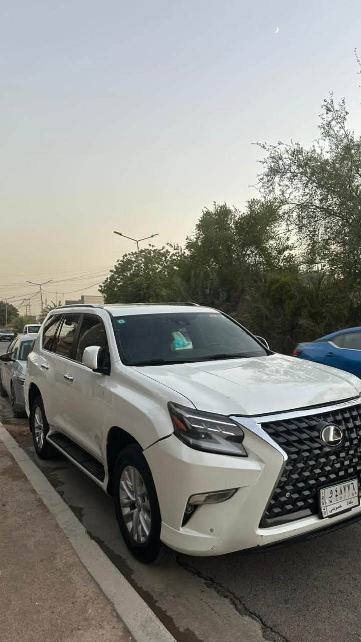 السلام عليكم الاستفسار :***********
للبيع لكزز برادو GX460 
وارد امريكي  موديل 2023
فول مواصفات بريميوم
1- رادار امامي 
2- حساسات خلفي امامي 
3- كشنات الاماميه تدفئه تبريد 
4- شاشه جبيره كار بلي واندر ويد 
5- داخل اسود صاج 
6- تبريد 3 قطع 
7 - 10 أيرباك 
8- مري شفط قلاب
9- استيرن كهربائي تدفئه
10- كشن سياره متحرك عنده تشغيل معه استيرن 
11- فورويل 
12- مانع نزلاق 
13 - سمعاتها مشاء الله 
14-تحكم استيرن 
15- مثبت سرعه 
16 اضائه ترحيب كل سياره 
17- كشنات خلفيه 7 راكب كهربايات 
18- بجم زنون 
19- مكينه 8 سلندر 4600 ماشيه/ الف كم /
20-تايرات جديده 
21 -فتحه سقف سياره 
بعد بيه هوايه مواصفات 
سيارة ماشيه :113الف 
ضرر سياره : الدعاميه الاماميه والبنيد صبغ 
والدعاميه الخلفيه نصها صبغ 
سياره جاهزه مال جناي رقم سياره بغداد تحويل ثاني يوم
