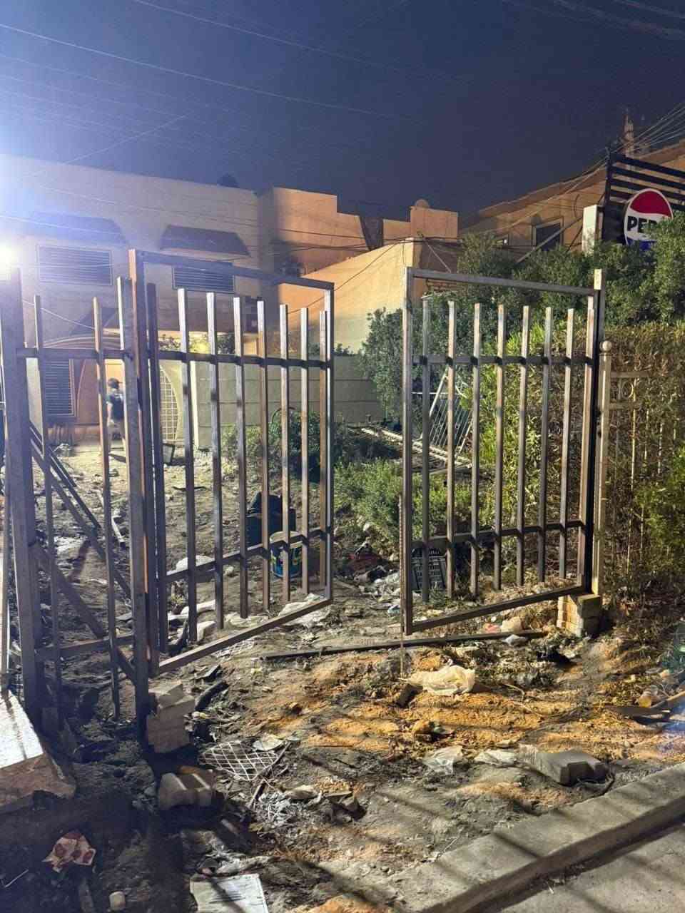 دا السلام عليك حداد عام اشتغل يوميه وقطعي اطلع ويه خلفه اذا محتاج خلفه الاخ وياء مكاني بغداد البلديات الضباط خواني الي حتاج خلفه الاقصر رتفاع ماصعد ***********
