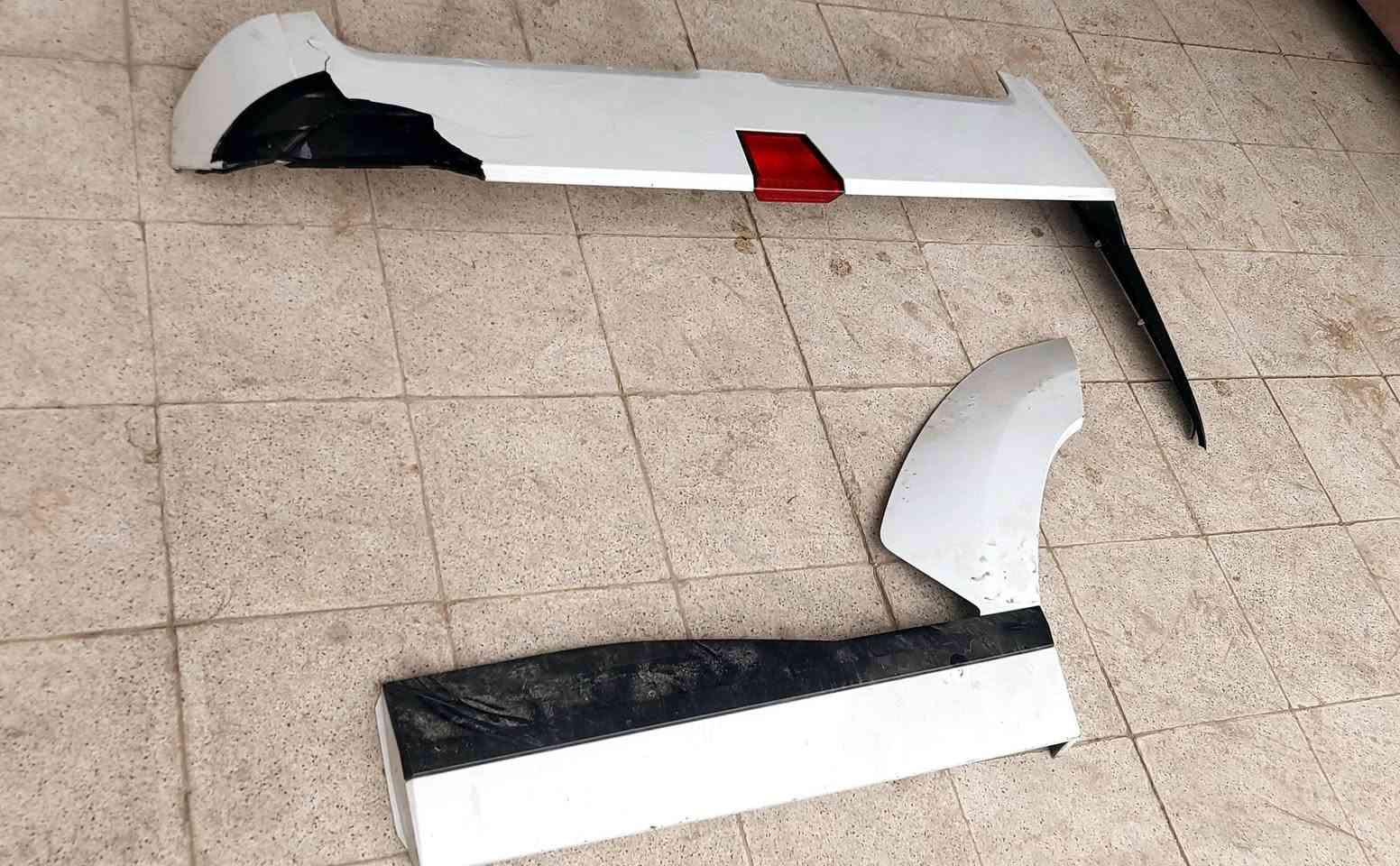 غراض كونا 24/ 25   سبويلر  مال جامة خلفية مكسور من جهة وحدة  غراضه  موجودة الكلوب و الزراك  الخلفي اصلي مال سيارة  ابيض +  تريشة مال باب  خلفي جهة السايق  لون ابيض  اصلي مال تفصيخ

  لايت  امامي  جهة اليمنى  جهة الصدر   تجاري وارد

 امريكي اشارة برتقالي   نظيف جدا  فقط الكرت ماله عاطل  باقي كله شغال  يعني الي عنده لايت مكسور يحول الكرت  مالته عليه 
بصمة  كونا  24   اصلية 
كل  حاجة وسعرها  راسل  خاص وتدلل  او اتصال مكان بغداد
