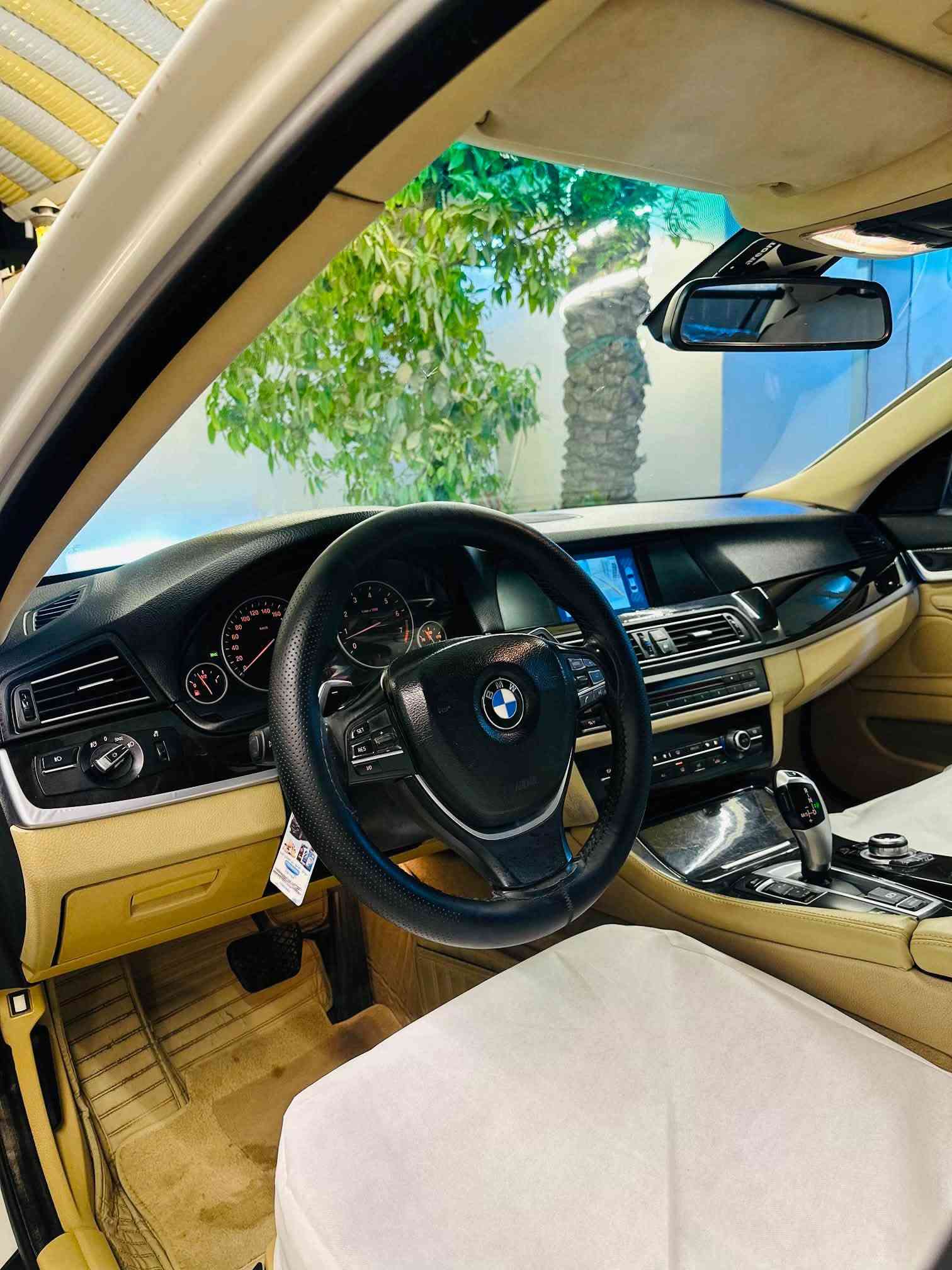 BMW_F10 2011
-------------------------------------

#السعر : 152$ وبيه مجال 

‏

#رقم الهاتف : ***********

#رقم السيارة : اربيل

#مكان السيارة : واسط/العزيزية 

-------------------------------------

السلام عليكم 

للبيع فقط F10 موديل 2011 حجم 530 نوزل قصير 6 سلندر سيارة وارد خليجي مكفولة من ضربة بيه صبغ قطعتين  رقم اربيل جديد كت M كامل سيارة محدثة G  

موصفات

1-بصمة + 

2-محرك 6🚀+كير كوبرا 8 نمر⚙️ مكفولات

3-شفتات ستيرن  

4-تبريد قطعتين  ❄️

5-سلايت ⚔️

6-مراية داخلية+ الجانبية عاكسة⚔️

7-تحكمات ستيرن ⚔️

8-مري شفط 📱

9-فان منفصل 💨

10-داخل بيجي  ⚔️

11-شاشة اعطال🖥

12-شاشة صغيرة 💽 

13-نظام قيادة طبيعي + سبورت + سبورت بلص ⚔️

14_بردة كهرباء

15-حساسات  امامية خلفية 🔥

16-ويل حجم 19 M تو سايز   ⚔️

17-صدر امامي خلفي جديد⚒

18-سايد بريك كهربائي 

19-انارة ترحيب خارجية 💡

20-لايت اوتو 

21-اوتو هولد 

-------------------------------------
