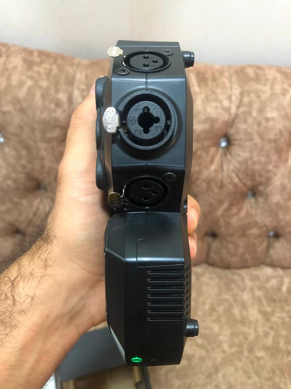 حالیا توصيل متوفر لي كل محافظات عيراق 
Zoom H8 
مستخدم قليل 
نزافة جدا 

كارتون و ملحقات موجود 

جواب فقط واتساب و مسنجر
*********** watsapp
