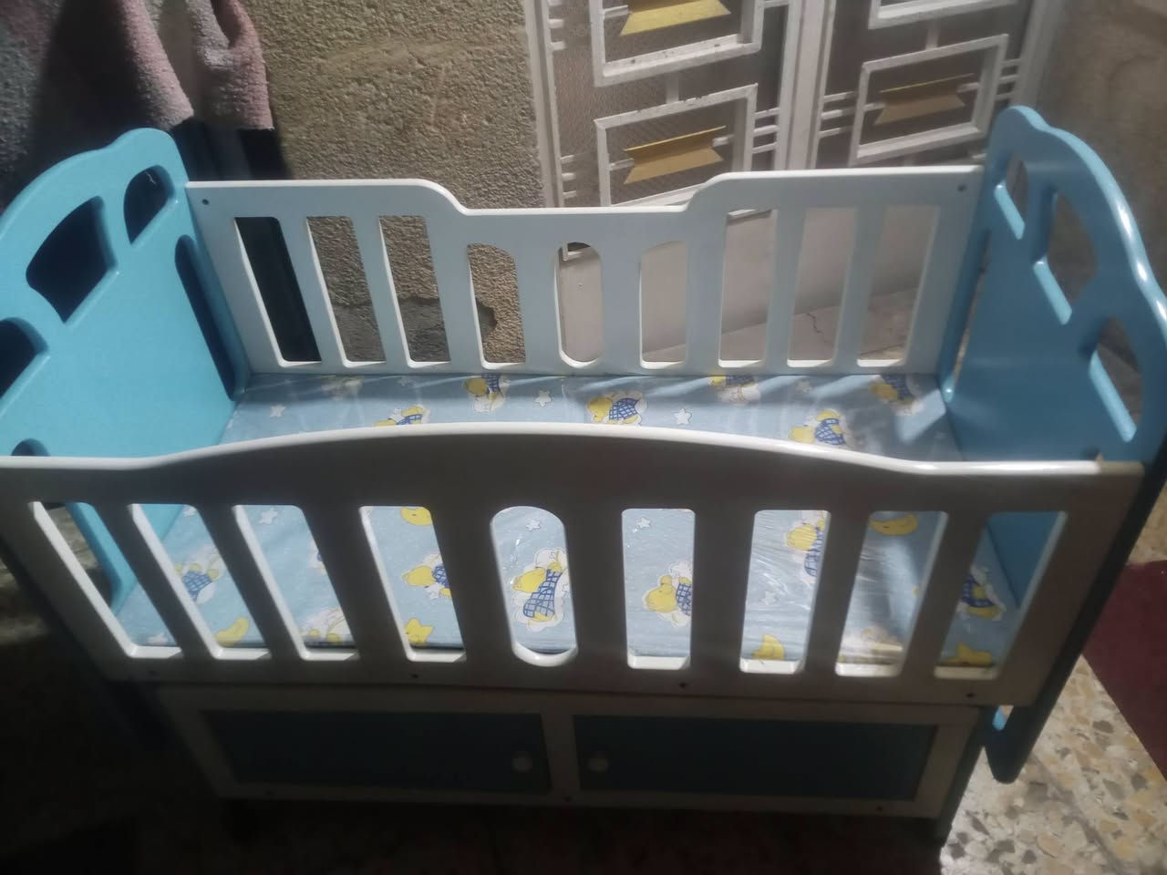 كاروك اطفال سعر ٧٥الف. مكان بغداد الشعب
