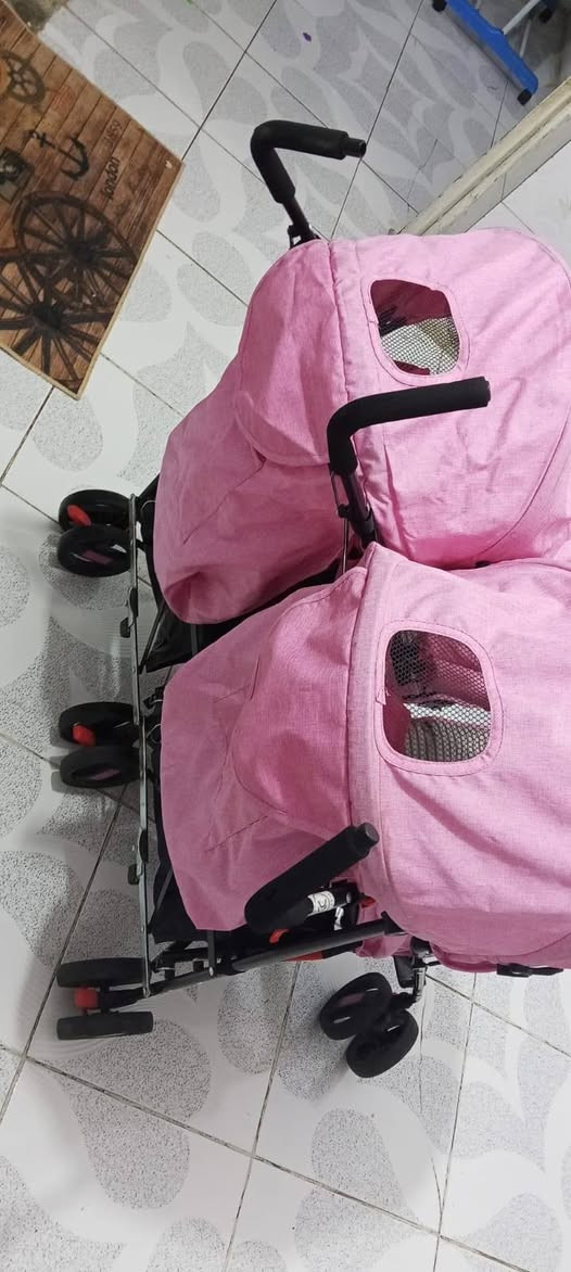 عربانة اطفال للبيع
لعمر ٤ سنوات فما دون

استعمالين فقط...

بيها فقط يده دفع مكسوره
عنواني.. الكوفة... شارع السهله 

سعرها ٤٥ الف
للاتصال ***********
