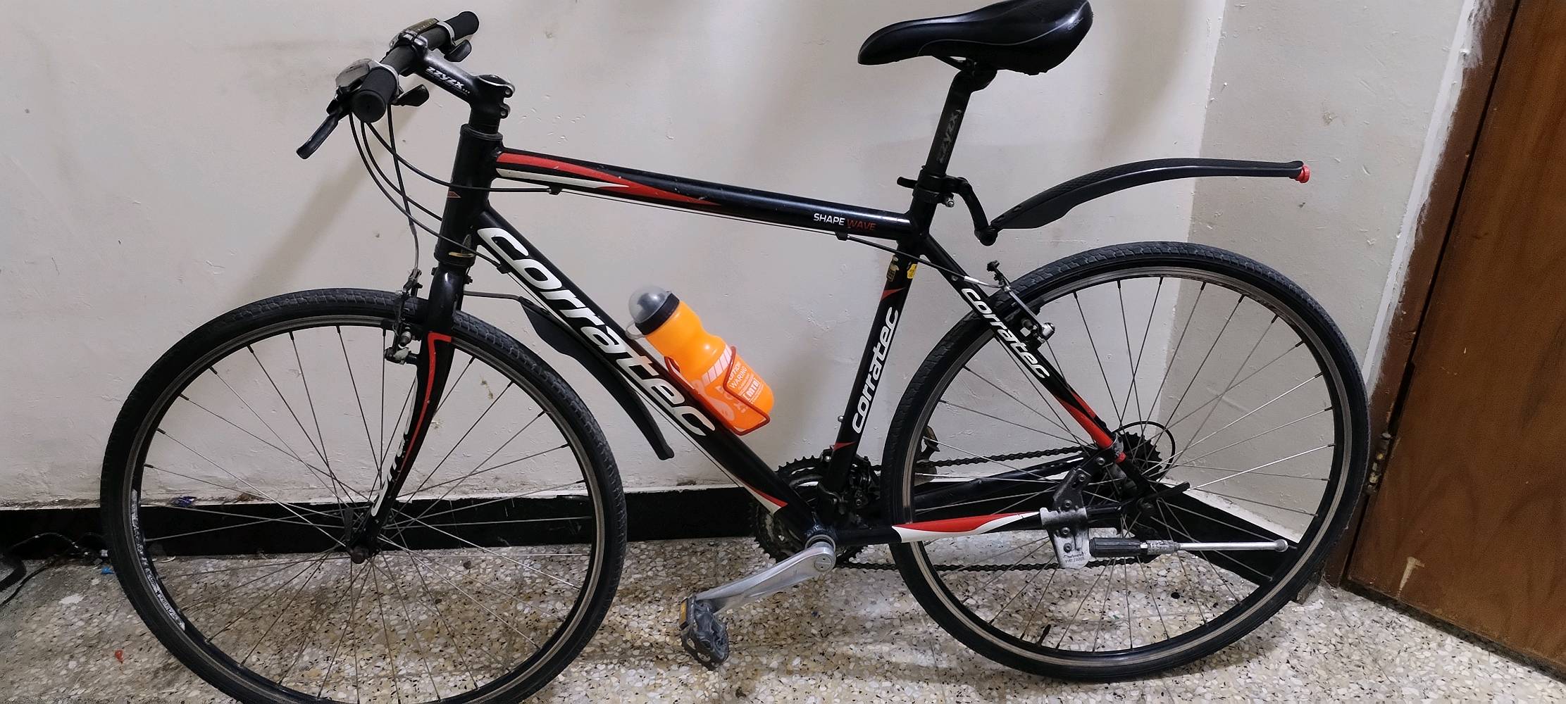 🚴‍♂️ للبيع Corratec C700 🇩🇪

الماركة : Corratec
السستم : Shimano Alivio 3×8
الحجم : 28
قياس الفريم : M – Medium
المادة : فول ألمنيوم
النظافة : 90% توجد فعصة بالهيكل

💰 السعر: 190 ألف وبيها مجال حك الجية

📍 بغداد – حي القاهرة، قرب جوازات صليخ
📞 ***********