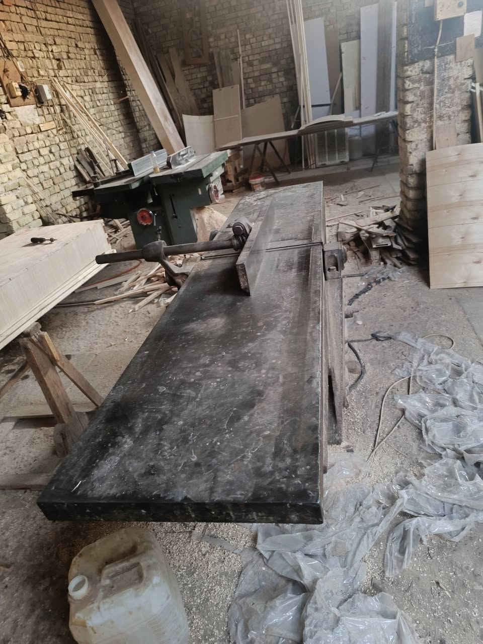 رنده انكليزيه طول8 فوت عرض 60 بلاديه مابيهه اي عيب وشغله ميه بلميه ماطور بلادي السعر مليون وستميه /1600 مكاني الناصريه ***********
