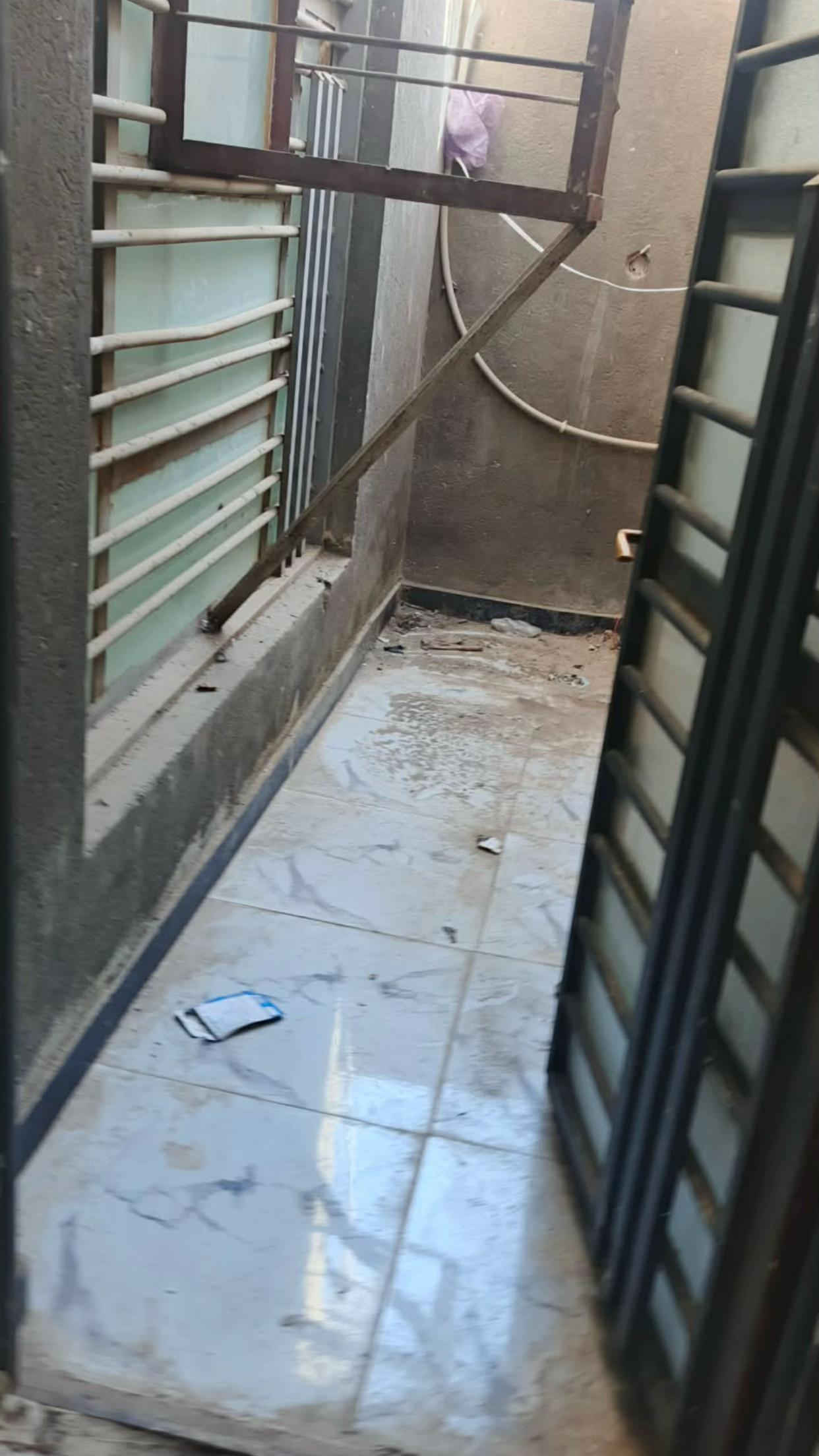 بيت للإيجار العنوان: ميسان . حي العسكري خلف مدرسة الحشد / دوانم لازم الزراعي   المساحة : 150متر متكون من : استقبال صحيات حمام وغرف عدد ٢ومنور وساحة صغيرة ومطبخ وصاله سعر الايجار :  225 الف ***********
