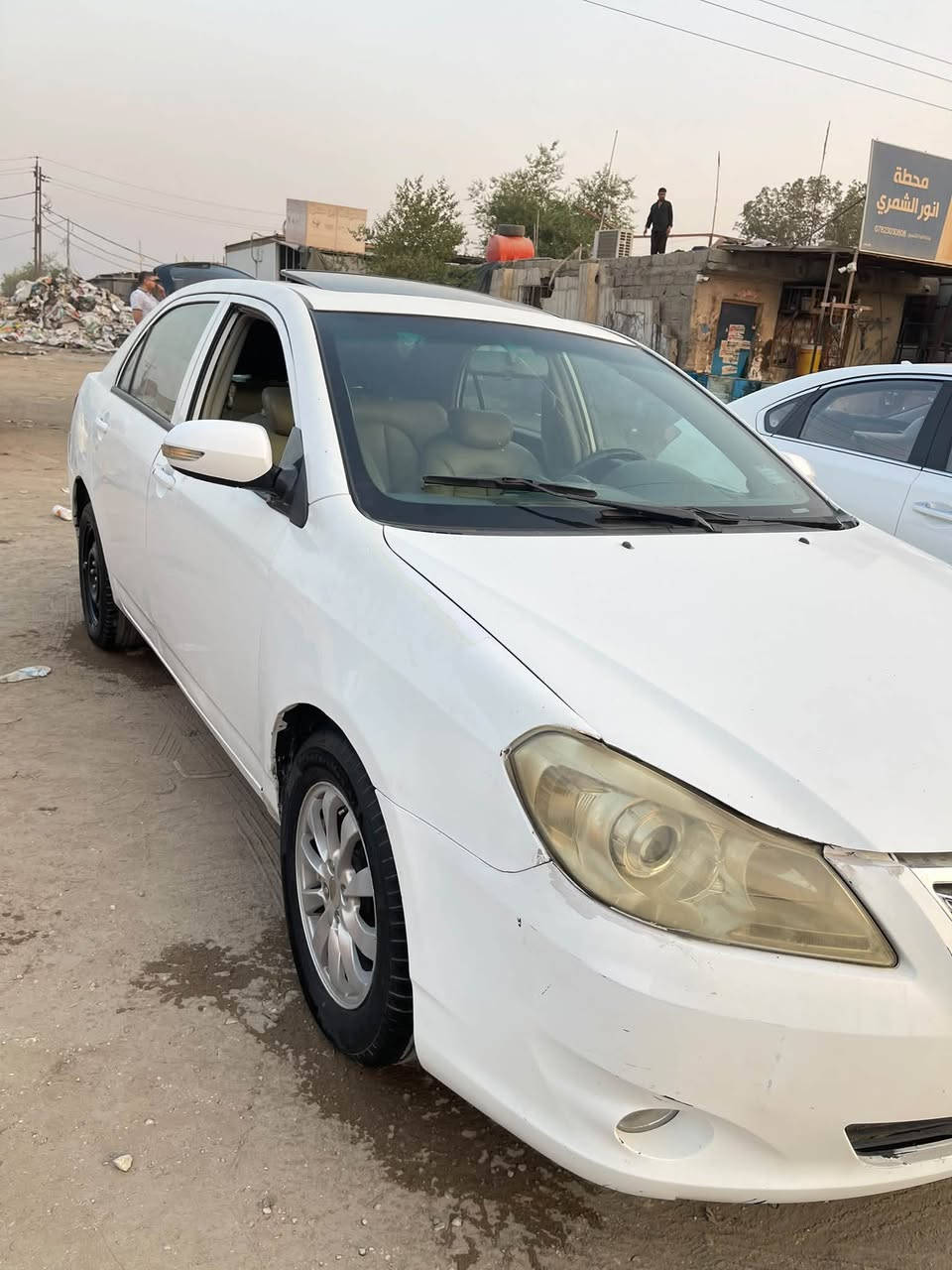 بي وأي دي ٢٠١٣ للبيع
السيارة خير من الله مكينه و كير 

مكفولة مابيها ضربه و لا صبغ 

مكينه وكير بلادي مال شركه اوتماتيك 

السيارة باسمي مكانها كربلاء حولي سيد جودة 

رايدها ب ٤٢ ورقة بيها مجال قليل 

رقم الهاتف ***********
