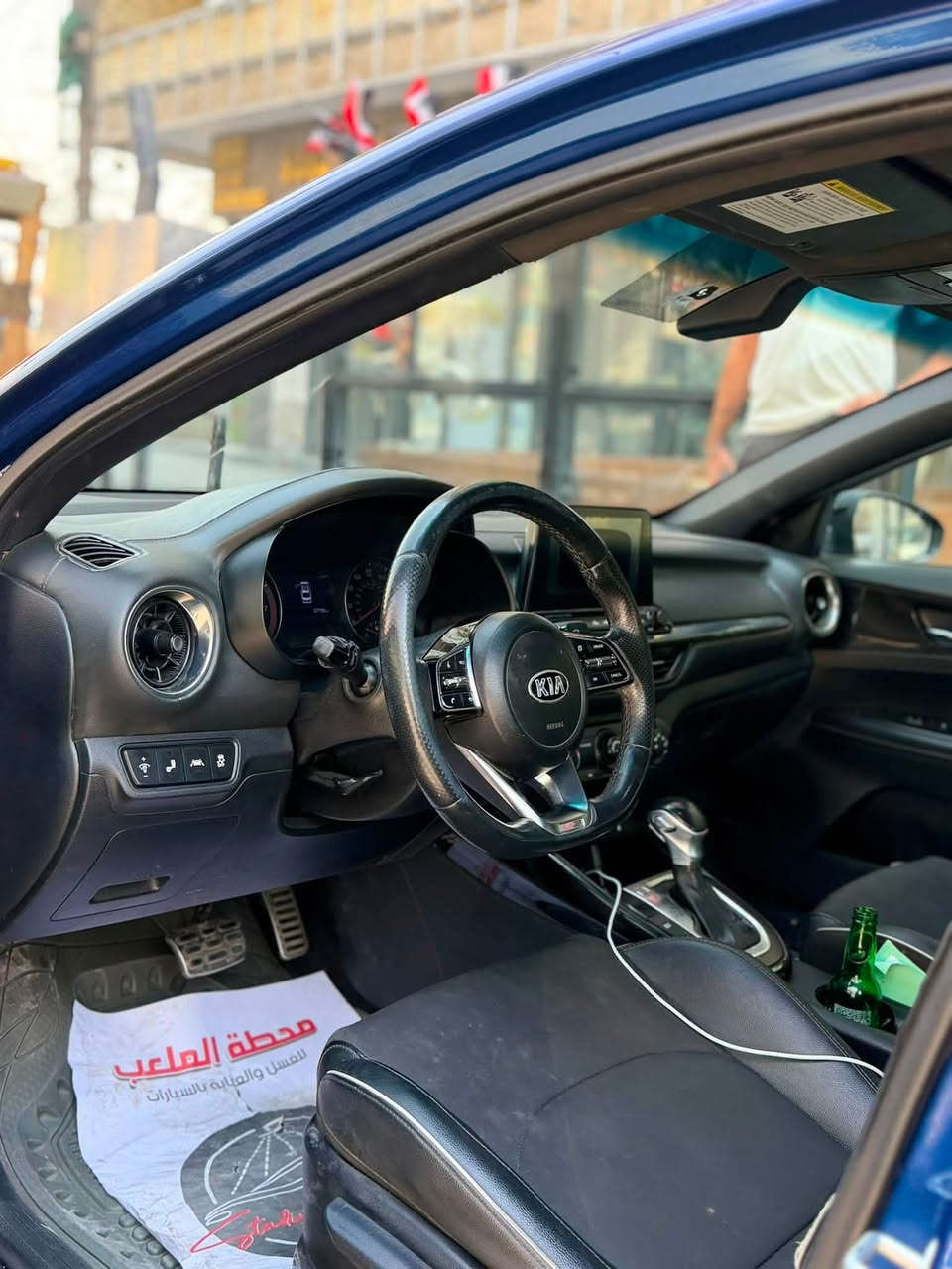 السلام عليكم فورتي ٢٠٢٠ للبيع سياره GT line فول مواصفات جديده واستخدام قليل سياره حيل نظيفه وحادث بسيط ماشيه ٦٤ الف حادث تخريب ثلاث اماكن صبغ بدون دواخل شرط وبدون اي نقص السياره تحويل او وكاله شرط كير ومكينه مكفولات بجم كبس سياره ع البلاد وحيل جديده سعر السياره ١٢٠ مكان بغداد ***********

نص مكتوب في الصور:
- 2 / 11 stat.vin