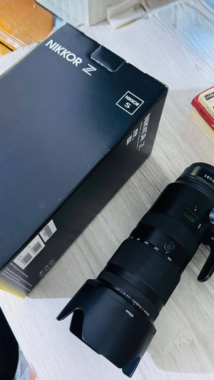 السلام عليكم عدسة زوم للبيع  NIKKOR Z 70-200mm f/2.8 VR S
السعر 2300000 مليونين و300   مستعمل 
الاتصال ***********     النجف الاشرف لا يوجد توصيل

