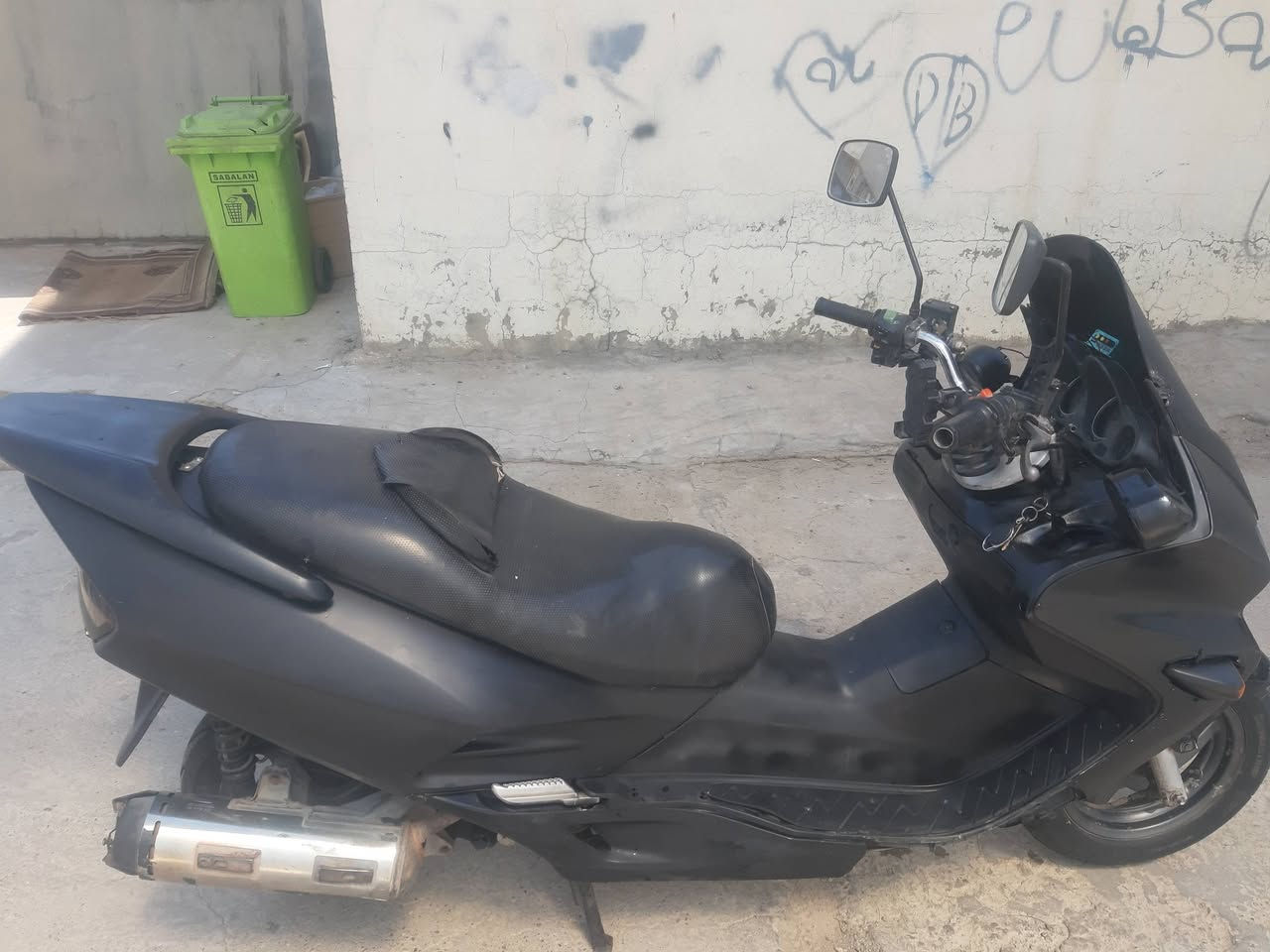 للبيع ماطور فورزا 06محرك مفتوح بس لا صرف ولا بخار كهربائية كامل شغال سعر 400بي مجال مكانك حسابات او مراوسا ويا ٤كير***********
