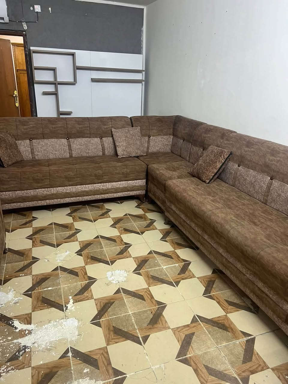 كنبة • للبيع • سعر تخم