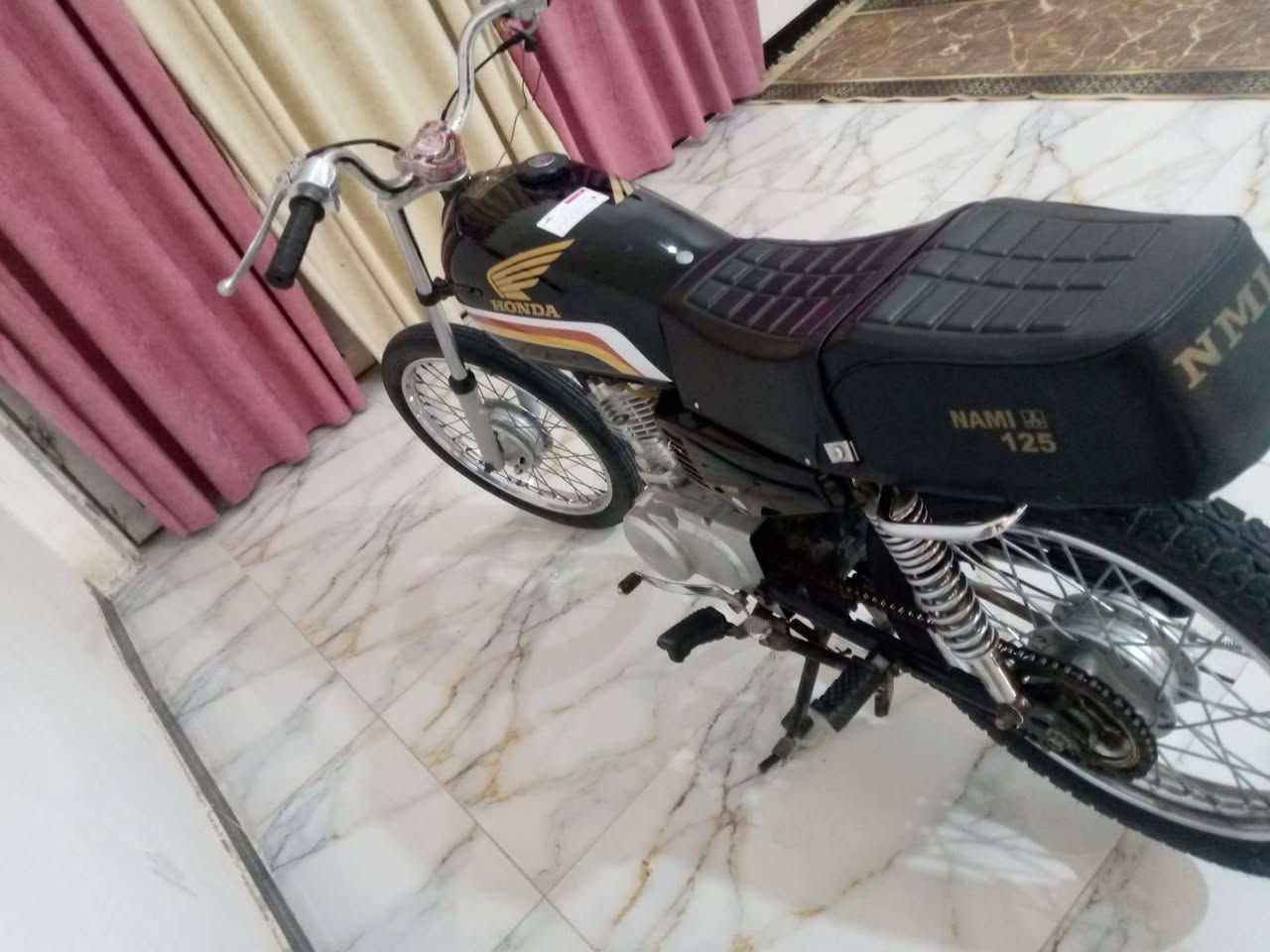 سلام عليكم دراجة نامه شلامجه للبيع مديل 20 أوراق جاهزه دراجة خير من الله سعر 650 او بيه مجال قليل تره الدراجه ما واضحه بل صوره مكان سوك الشيوخ هاذه رقمي ***********
