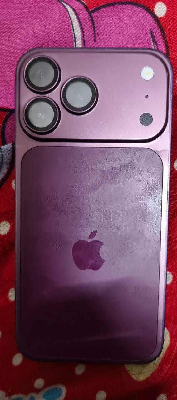 الشلام عليكم شباب ايفون 14 برو ماكس نضيف كلش مبدل من شركة ابل شاشه وبطاريه مال تفصيخ شرط فىتفصيخ تقراء مستعمله شاصي وجهاز ن ضي ف كلش استخدام شخصي البطاريه 85 اي شخص اي خدش مابي شرط من يوم نفتح من لكارتونه لهذا ليوم كله تغليف BDF لي يحب يستفسر مني يدخل خاص ارقام الواتساب

 ***********/***********

نص مكتوب في الصور:
- 75 4:38 حالة البطارية والشحن الحد الأقصى للقدرة 85% كما هو الحال مع البطاريات القابلة لإعادة الشحن، بطارية الهاتف قابلة للاستهلاك وتصبح أقل فاعلية مع الوقت. معرفة المزيد... أقصى قدرة للأداء هذا قياس لقدرة البطارية مقارنة بقدرتها عندما كانت جديدة. قد تتسبب القدرة المنخفضة بتقليل ساعات الاستخدام بين عملية الشحن والأخرى. شحن البطارية المحسن ستساعد الأنظمة المضمنة في النظام والمكونات في تخفيف آثار الأداء الذي قد تلاحظها أثناء التقدم الكيميائي في عمر بطارية iPhone. يتعلم الـ iPhone من عادات الشحن اليومية، بحيث ينتظر ولا يتجاوز 80% حتى يحين موعد حاجتك إلى استخدامه. للحد من استنزاف عمر البطارية، يتعلّم الـ