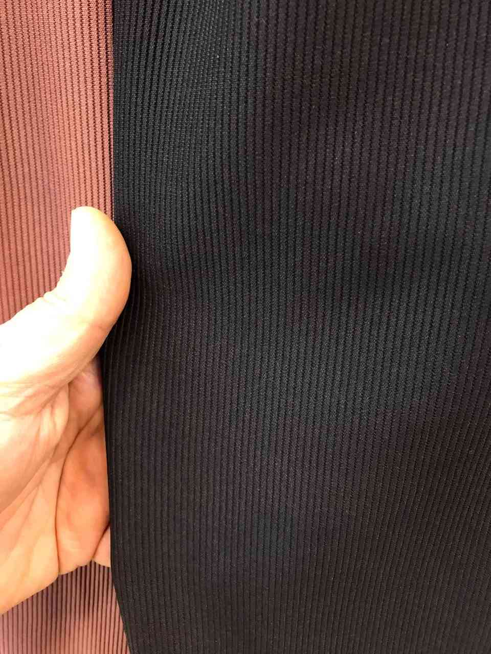 صوف تريكو • مترين ونص • توصيل كربلاء