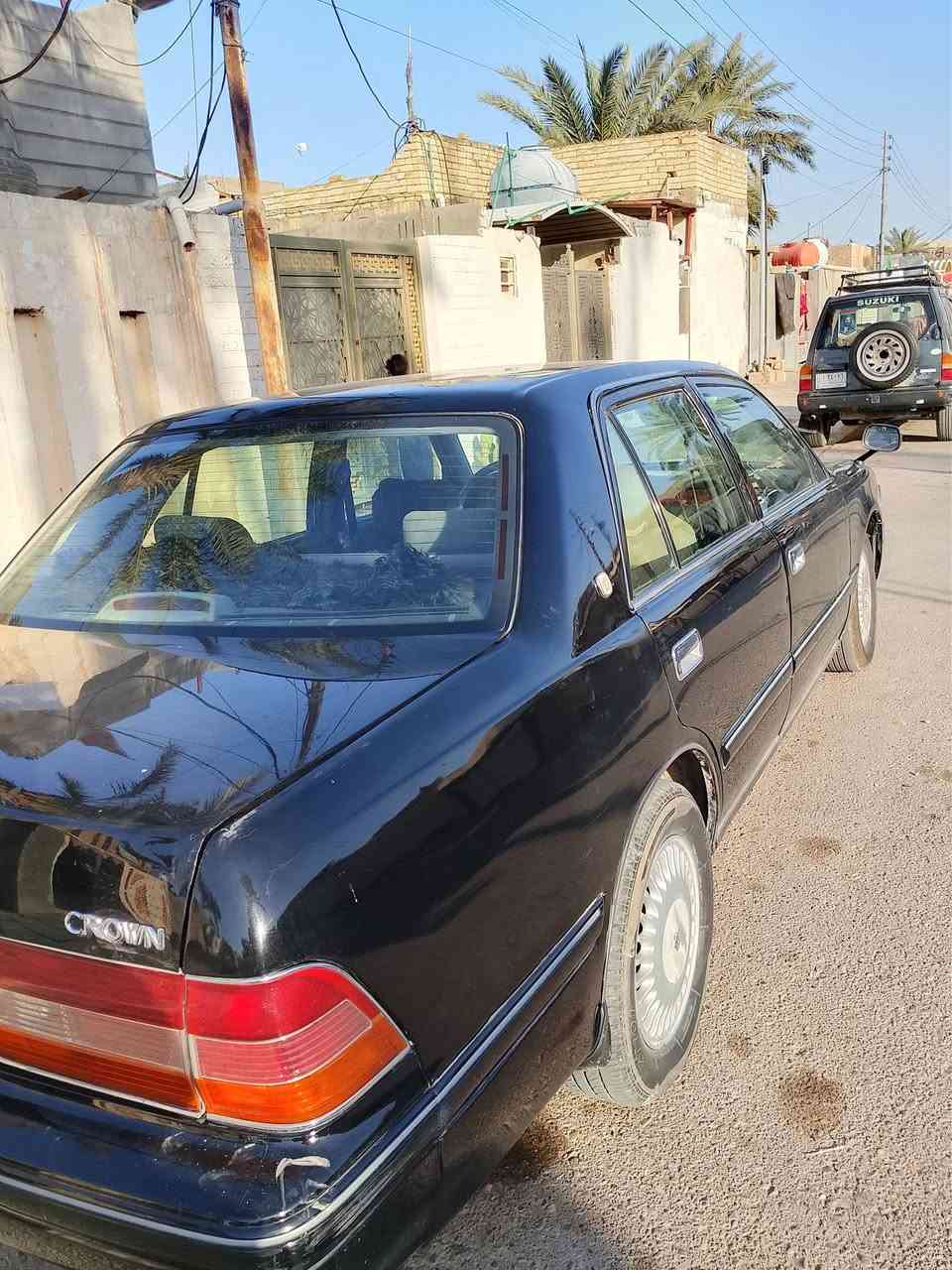 عندي سياره راس الثور اكراون موديل 1996بغداد بيه سقف قماره امبدل وبيه معامله للمرور للكمارك ورجعة للمروروسنويه صاقط لون اسود 50ورق *********** أبو أحمد @@@@
