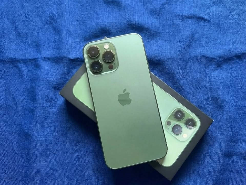 سلام عليكم 
آيفون 13pro max
86🔋
لون:زيتوني 
الذاكره:256
السعر650
مكاني بغداد 
رقم:***********
