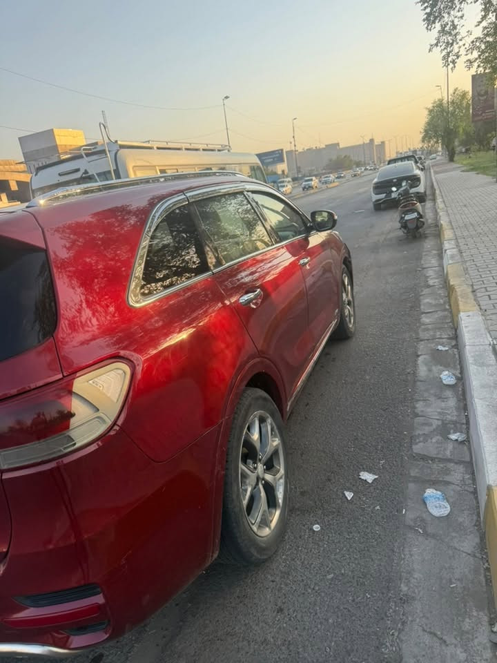سورنتو ٢٠١٧ SX فول مواصفات واحد على واحد رقم بغداد صار اليوم ويايا حادث بسيط مراوس وية جيب وجاهز للفرق ***********

