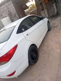 اكسنت • ٢٠١١ • للبيع