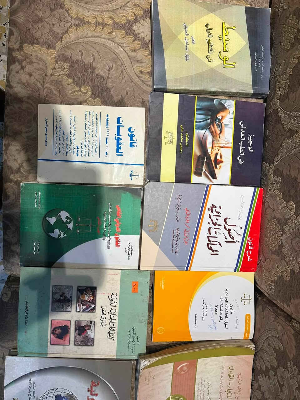 السلام عليكم كتب بأسعار مناسبة مكتبتي الخاصة مكاني بصره و يوجد توصيل ***********
