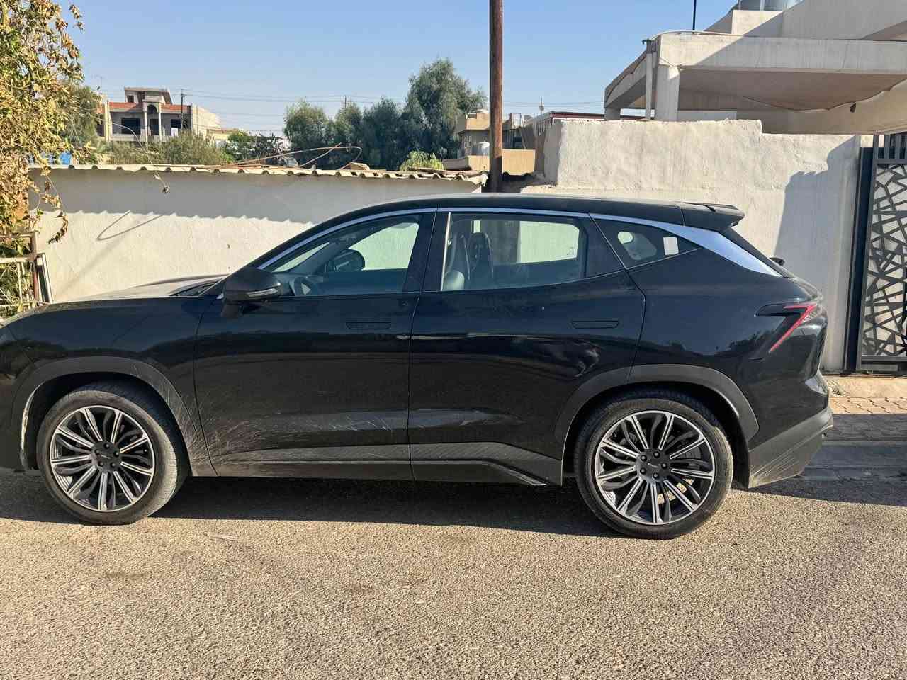 1 فول مواصفات داخل ابيض واحد علي واحد 
2 محرك كبير 
3 كير بالستيرن 
مواصفات معروفة
بدون ضربة وبدون صبغ
صيانة شركة باقية 
شركة هارلم
*********** كركوك, العراق
