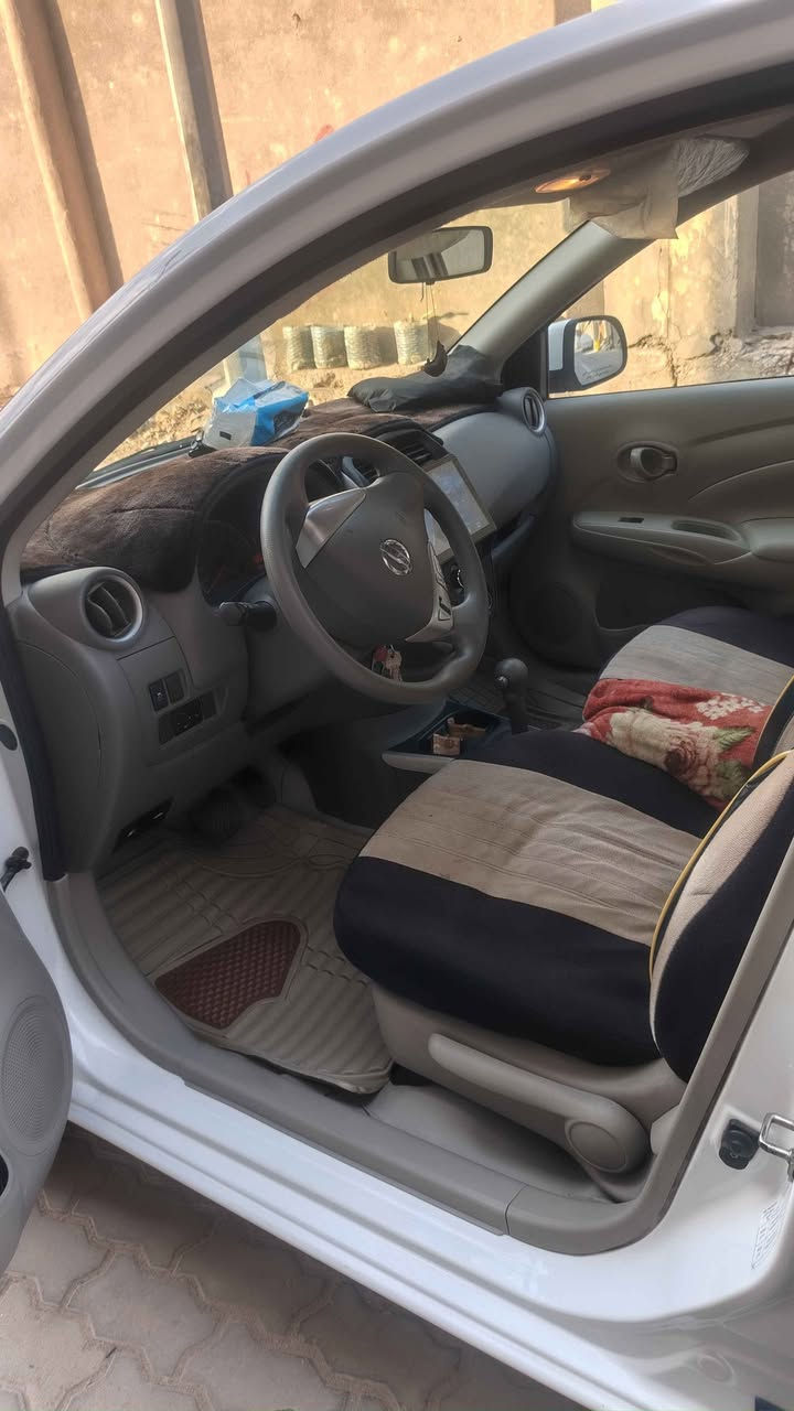 سيارة نيسان سني هندي فول مواصفات تبريد قطعتين جام كهربائي بليته زرگه سياره نظيفه وتعبان عليها 
بصره براضعيه هاتف***********
*********** Singapore
