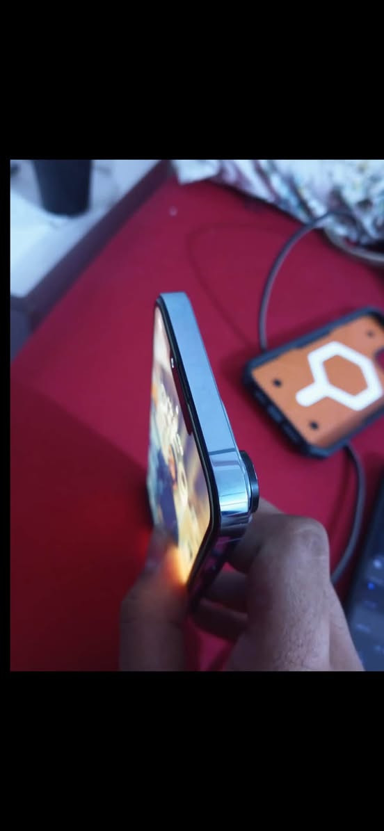 جهاز {{13PorMax}} 📱
‏جهاز شرط النظافه 
‏استعمال كلش كلش قليل مجرد املخي بي ايكلود 🤏🫶
‏☢️فقط امبدل شاشه سعرها 175الف 
‏لون / بحري🌊
‏دبل شريحه امريكي،🇺🇸
‏ذاكره/256📀
‏بطاريه//86ابلادددددد
‏جهاز
‏كفاله عامه حته الشاصي شخط مابي 📳
‏كفر //ماستر ✅
‏لزكه// ماستر ✅
‏عدسات //ماستر✅
‏متوازي على بيعته
‏سعره 590 الف وبي مجال جوه السوك 
‏مكاني بغداد ***********
