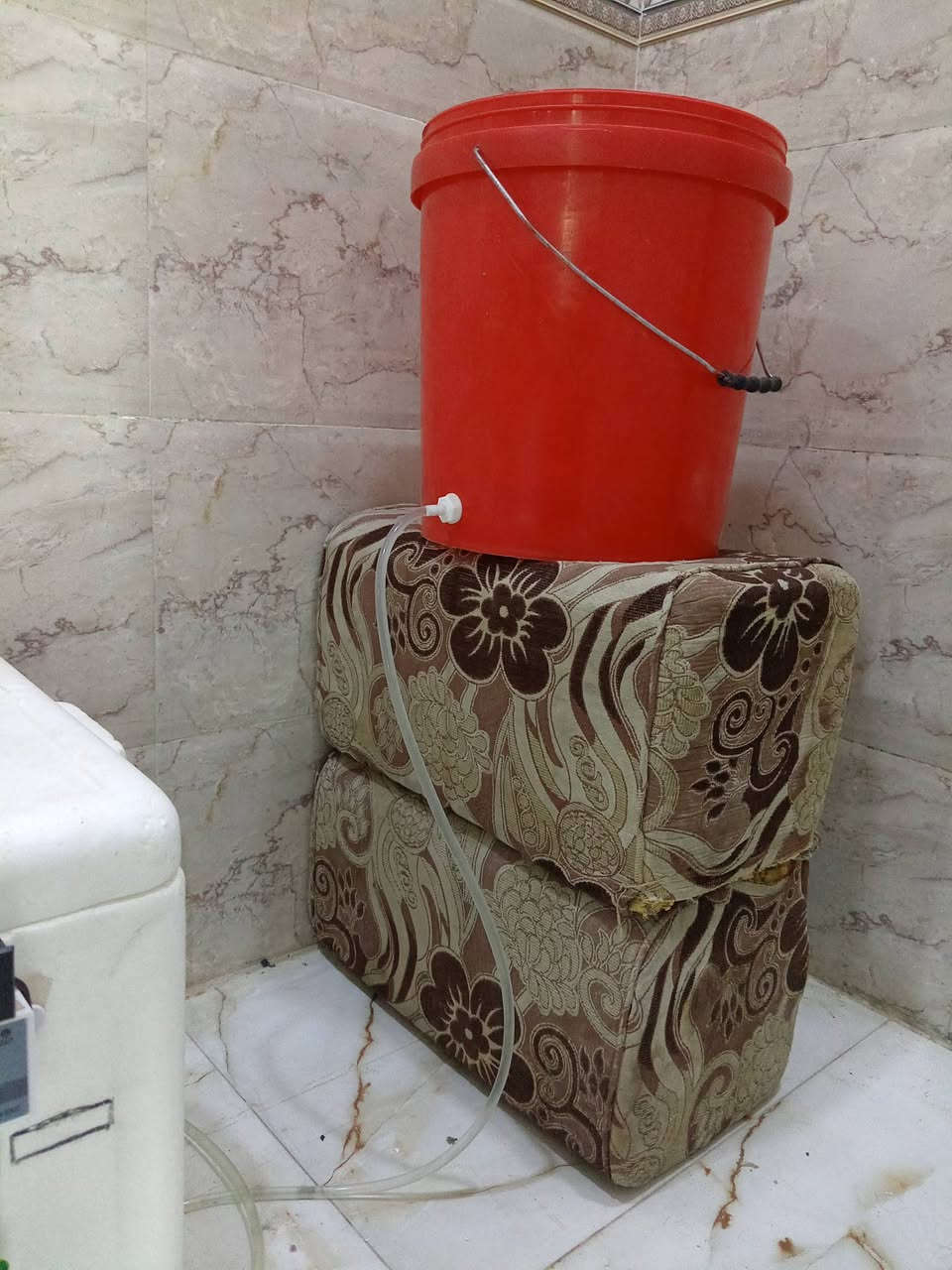 فقاسه فلين الحجم الجبير تشيل ٩٠ بيضه او اكثر تقليب يدوي رطوبه طبيعه ثابته كلش من 48 لل 52 مكاني ناصريه مركز سعرها 75 وتوصيل مجاني لكل المحافظات
*********** بي وتساب
