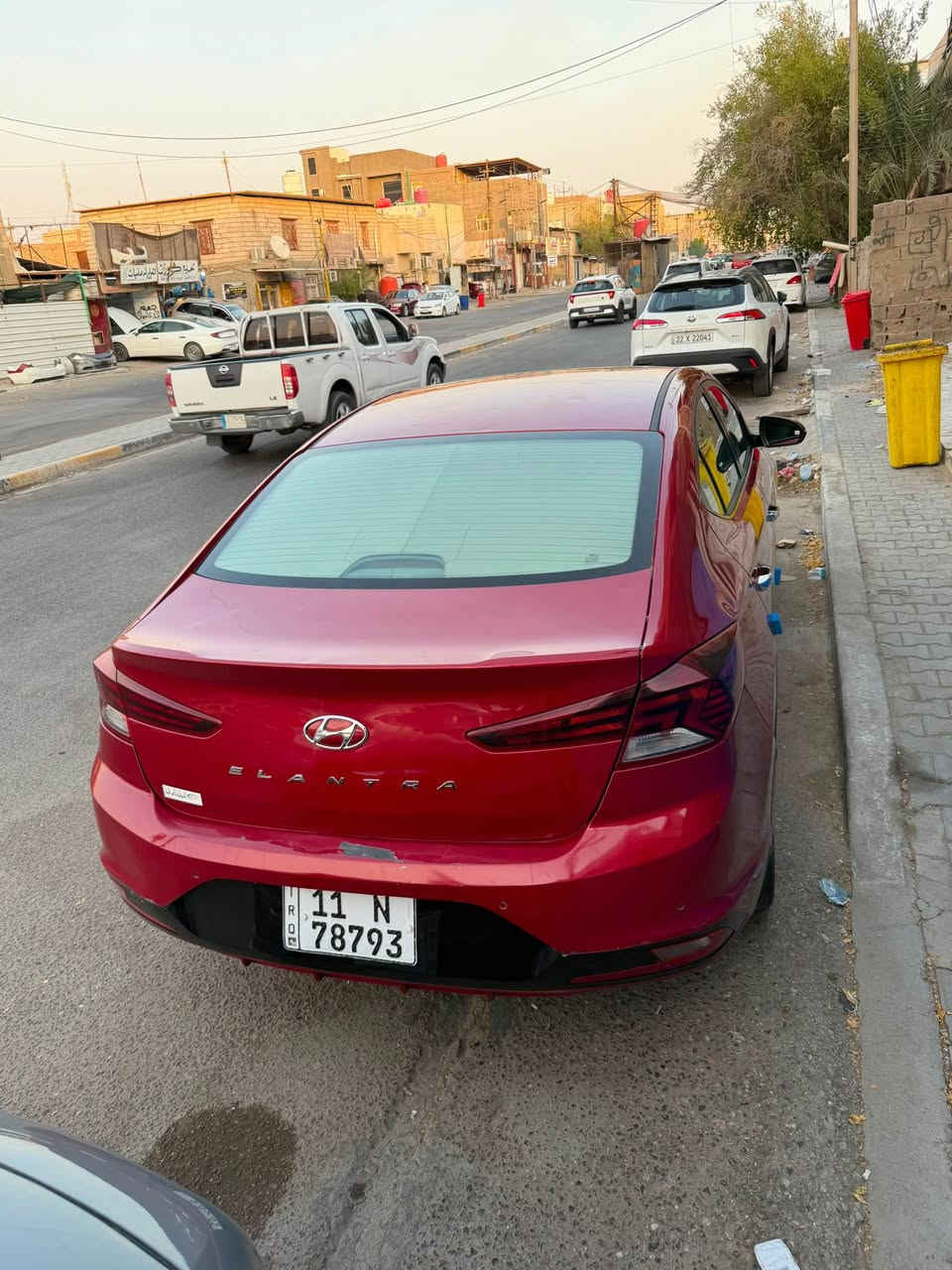 النترا 2020 خليجي ***********
فول مواصفات 1/1 
1 فتحة سقف 
2 اشاير بالمري 
3 مري شفط 
4 صندوق ذكي بصمه 
5 بصمة أبواب 
6 بصمة تشغيل 
7 كشنات جلد 
8 تبريد قطعتين 
9 نظام ترحيب 
10 كامرا خلفي 
11 حساس امامي خلفي 
12 فول تحكم استيرن 
13 لايت زنون 
14 مكينه 2000 دوش 
15 ناقل حركه AT 
السياره بيها صبغ على كد شبر بالصندوك بدون دواخل ورصعات حالوب خفيف وتقرير الفحص موجود 
تخم تاير جديد منظومة تبريد جديده
 ماشيه 170 الف كيلو فقط السياره حيل جديده استخدام شخصي  
السعر 137 بي مجال بسيط 
مكان السياره بصره السياره
 باسمي تحويل ثاني يوم 
ملاحضه * انا مكلف بالنشر للاستسفار اكثر التواصل على الرقم المذكور بالمنشور 
رقم الهاتف *********** ابو الخصيب, البصرة
