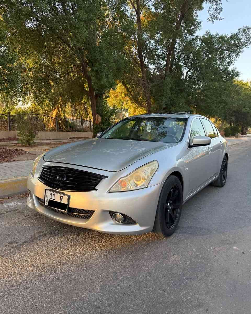 السلام عليكم
للبيع انفنتي G37X 2013 رقم بغداد الدولي الجديد باسمي تحويل ثاني يوم فوول ماصفات ( كشنات جلد - فتحة - بصمة - تدفئة كشنات امامية - قطعتين تبريد - تحكمات ستيرن - شاشة كبيرة - كاميرا خلفية ) السيارة بيها قطعتين صبغ فقط جاملغ خلفي و باب خلف السائق بدون حادث 
السيارة جاهزة بدون اي نقص 
مكان السيارة / ديالى - بعقوبة
للاستفسار / ***********
