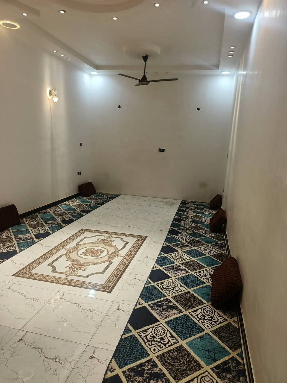 بيت مساحه ٣٥٠ زراعي  ركن سبعه نيسان الجسر الجديد قريب على السياسين كامل الخدمات ماي مجاري مولد انترنيت تفاصيل أكثر علئ الرقم ‏‪***********‬‏
