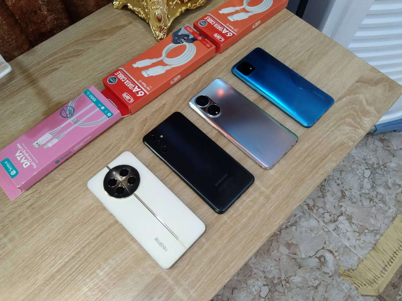 السلام عليكم 💙
اجهزه عدد 4
كل جهاز مصور فيديو كامل تفاصيل.
ورحمه لهلك ما عجبك المنشور او السعر اعبر المنشور ومنين ما تحب تشتري اشتري وما اجاوب على التعليقات فقط خاص او واتساب رجاءاً رجاءاً 🌷
مراوس ماكوو ❌❌

1️⃣ ريلمي 12 بلس 5G
لون ذهبي
ذاكرة عملاقة 512
دبل سيمكارت
الشريحة + الصوت + الكامرات + الواي فاي = كله شغال
الملحقات = كيبل شحن جديد 🔌
السعر 245 الف مع التوصيل ✅

2️⃣ سامسونج  A04s
لون اسود 
الذاكرة 128
دبل سيمكارت
الشريحة + الصوت + الكامرات + الواي فاي = كله شغال
الملحقات = كيبل شحن 🔌
السعر 95 الف مع التوصيل ✅

3️⃣ هونر X7
لون ازرق فاتح 
ذاكرة 128
الشريحة + الصوت + الكامرات + الواي فاي = كله شغال
جهاز اشويه بي ضربات بالشاصي بسيطة
الملحقات = كيبل شحن 🔌
السعر 85 الف مع التوصيل  ✅

4️⃣ الاوبو A16k
لون ازرق 
ذاكرة 64
دبل سيمكارت
الشريحة + الصوت + الكامرات + الصوت = كله شغال
جهاز اشويه بي ضربات بالشاصي بسيطة
بي كسور بل شاشه مثل شخوط 
الملحقات = كيبل شحن  🔌
السعر 65 الف مع التوصيل ✅

ملاحظة * جميع الاجهزه المعروضة شرط الفحص امام المندوب 💟

رقمي *********** واتساب
 📍 عنواني محافظة واسط
توصيل موجود لجميع المحافظات مجاني ✅

