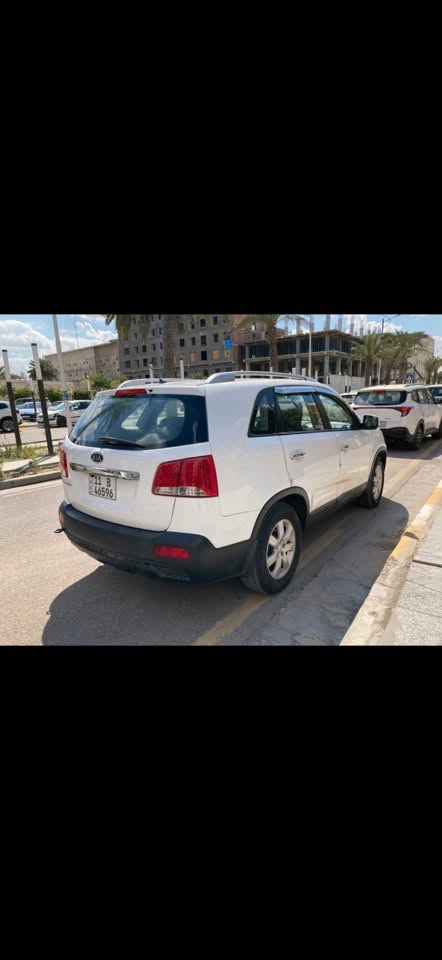 سورنتو 2013 خليجي
رقم بغداد
سبعه راكب
2400cc محرك
كير محرك مكفول
صبغ ربع الباب الامامي عكس السايق فقط 
باتري جديد تبريد ثلج
السعر 138 ورقة وبيها مجال
للاتصال *********** واتساب
