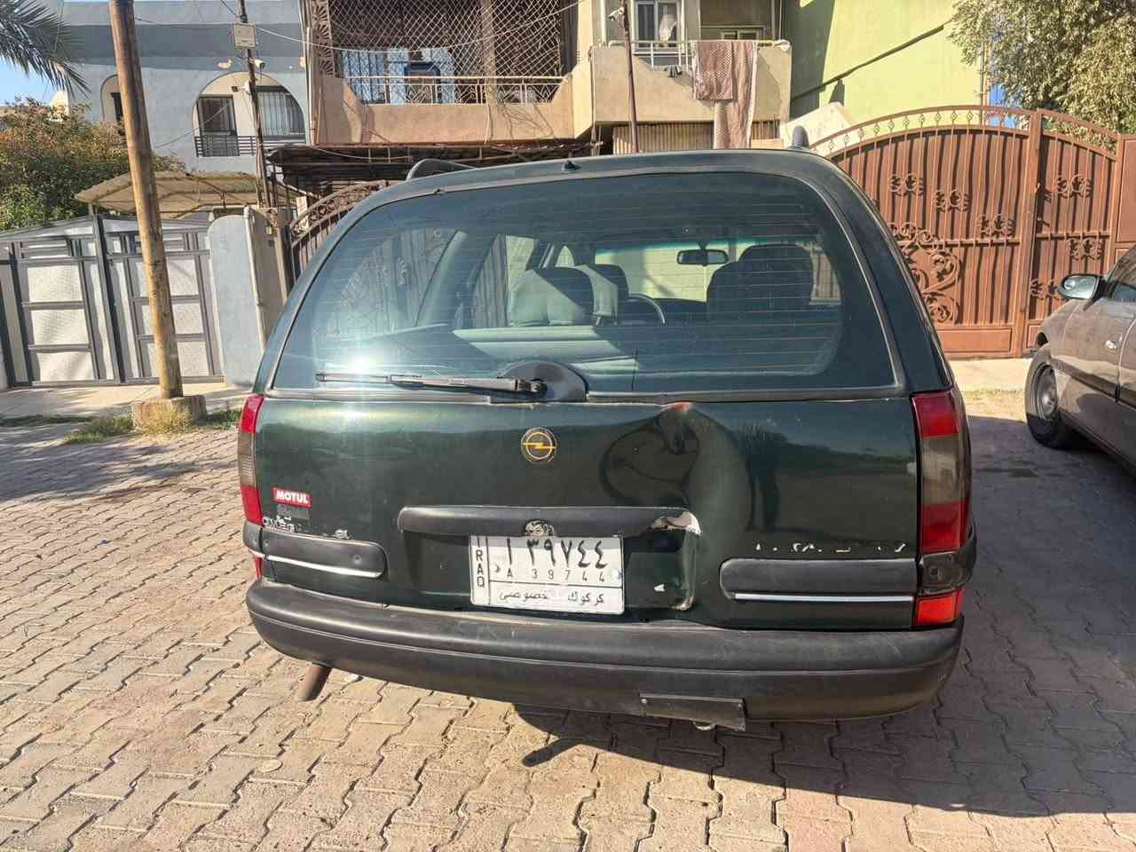 سلام عليكم
أوبل اوميكا استيشن 
موديل 1995
رقم كركوك مشروع وطني 
حجم 20 بيلاد كير محرك بشرط لوك
كهربائيات كله شغاله 
مصبوغه حزام جماليه 
مابيها ضريه دواخل 

تايراته جدد
سياره مناقصها شي وشرط التحويل 
مكاني كركوك 
للبيع فقط بدون مراوس 
شراي خابر تدلل 
سعرها 37 مجال بسيط للشراي 
***********

