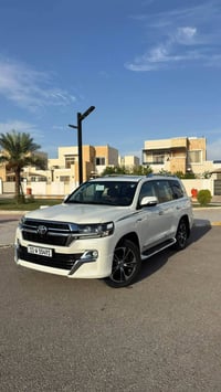 لاندكروز VXR • 8 سلندر 4600 • مشي 150الف