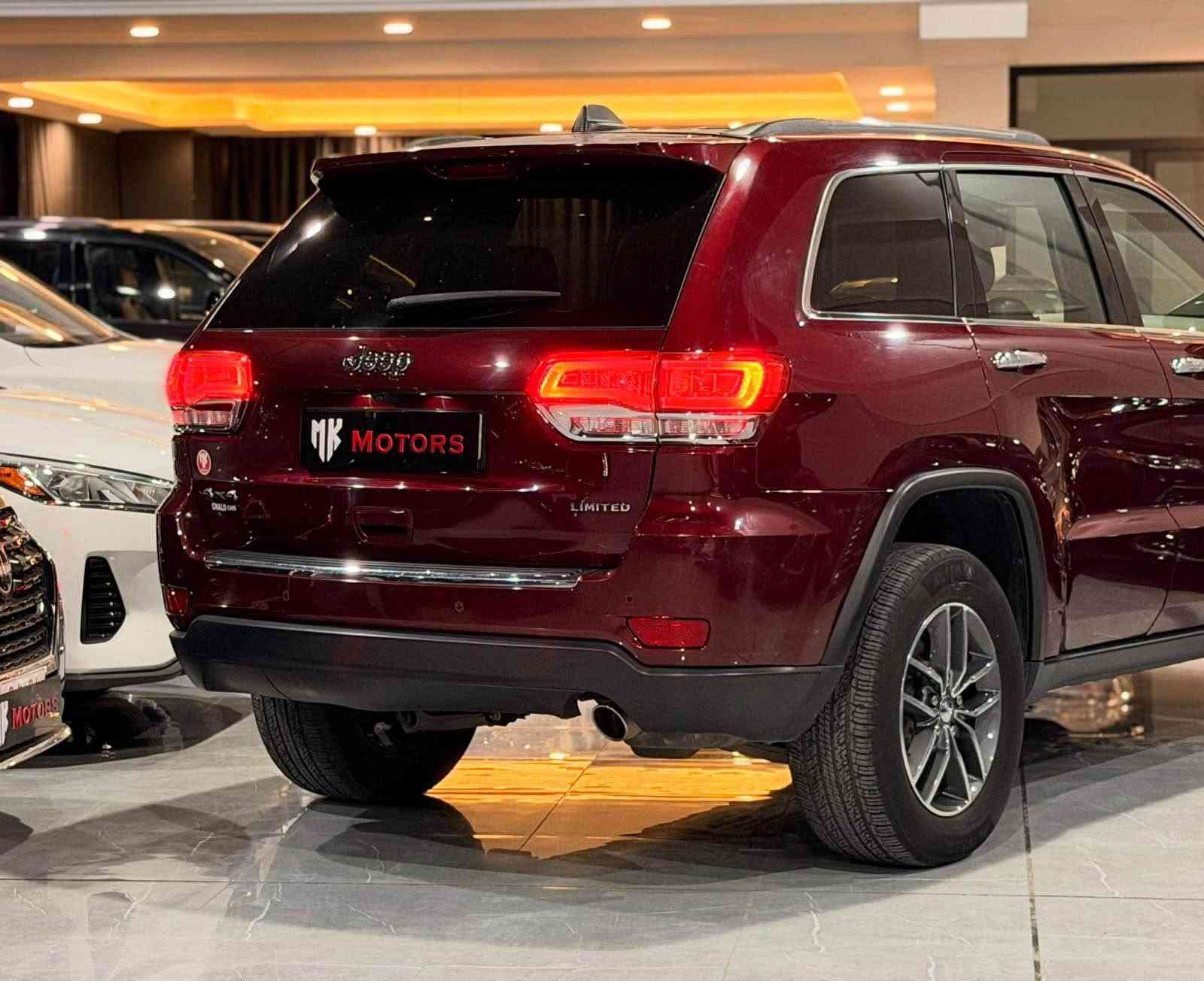 ‏Jeep 
موديل :Jeep  Grand Cherokee  
سنة الصنع : 2018
المسافة المقطوعة :87mil
مواصفات : limited 
السعر مناسب جدا🔥💣: 198$ مجال قليل
حالة سيار  بدون سبخ كلين تايتل للمزيد من المعلومات، يرجى الاتصال على:0️⃣7️⃣5️⃣0️⃣8️⃣5️⃣7️⃣4️⃣1️⃣5️⃣4️⃣ دهوك, العراق
