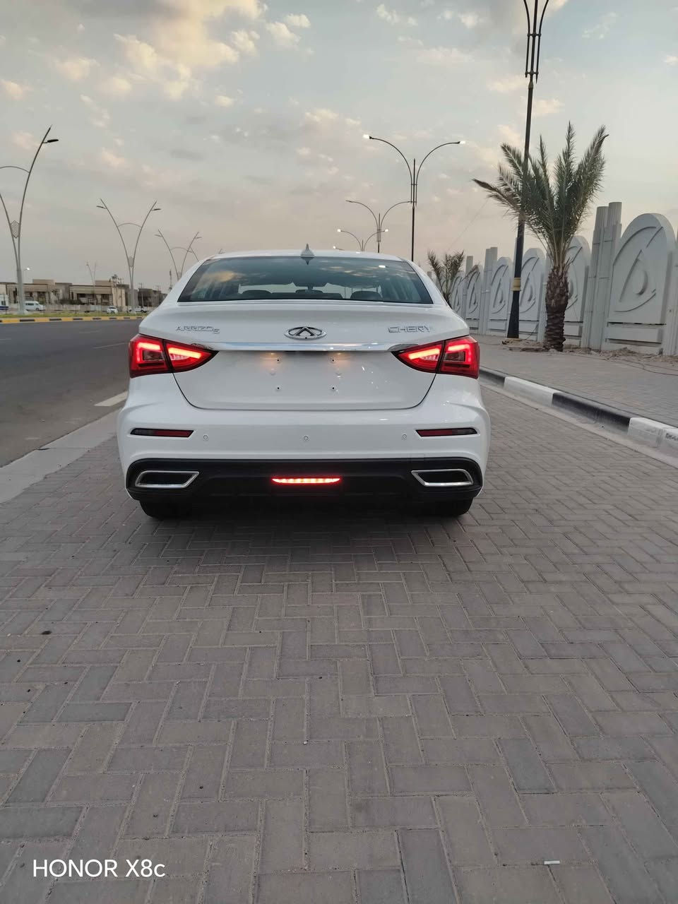 السيارة بحالة الزيرو اكياس الوكالة بالكشنات استعمال نظيف ماشية 11 الف فقط كفالة من الزلغ بالكامل حرة استلام شركة السراب البصرة
موديل 2024
المواصفات
تحكم ستيرن جهتين .بلوتوث .حاكية .شاشة معلومات . تبريد لمس . سايد بريك كهرباء . نظام اوتوهولد . الكير سبورت .ايكو ..تبترونك .تبريد خلفي . اربع جامات اوتو .مرايا جانبية كهرباء . لايت عدسة متحركة اعلى واسفل . لد نهاري .بروكتر لد .بك لايت لد .كشاف ضباب خلفي . محرك 1500 تنفس طبيعي دوش
السيارة حرة بدون لوحات المكان البصرة 
السعر 87 قابل للتفاوض
***********
للعلم الصور جديدة موقديمة هذا وضع السيارة حاليا البصرة, العراق
