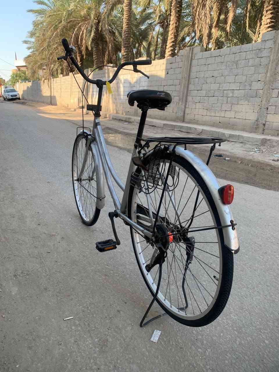 السلام عليكم بايسكل للبيع حجم 27 بايسكل ياباني ما ناقص اي شي شغال من كلشي بريكات تايرات جديد  مثل ما موضحه بل صوره البايسكل كامل مكمل سعر البايسكل 75 وبي مجال للطيبين مكاني بابل محاويل الاستفسار على الرقم ***********
