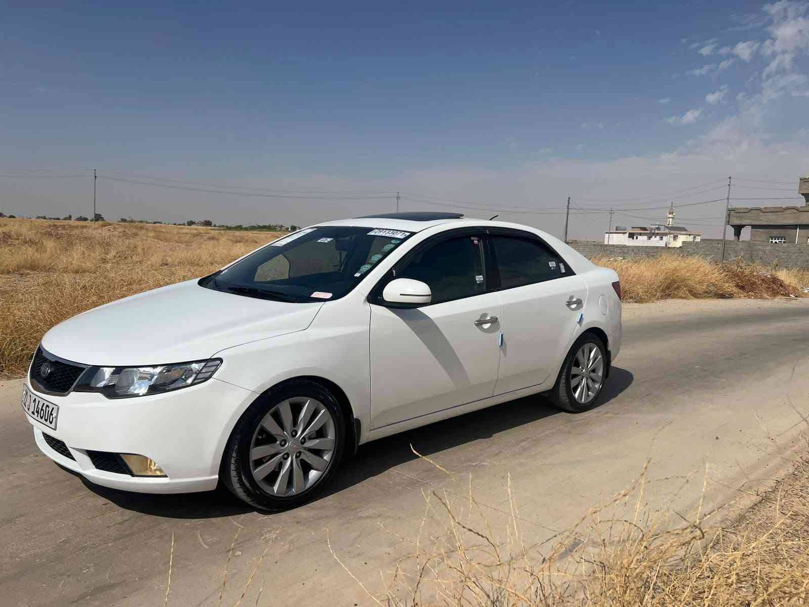 كيا سيراتو 2011فول من عده البصمه
بدون صبغ
فتحه شفتات ستيرن 
تحكمات ستيرن جهتين 
حساسات أمامي خلفي 
تبريد لمس مري شفط 
يده نيكل
ويل كب 
السعر. اتصل وتدلل
الاستفسار *********** 
بي واتساب
